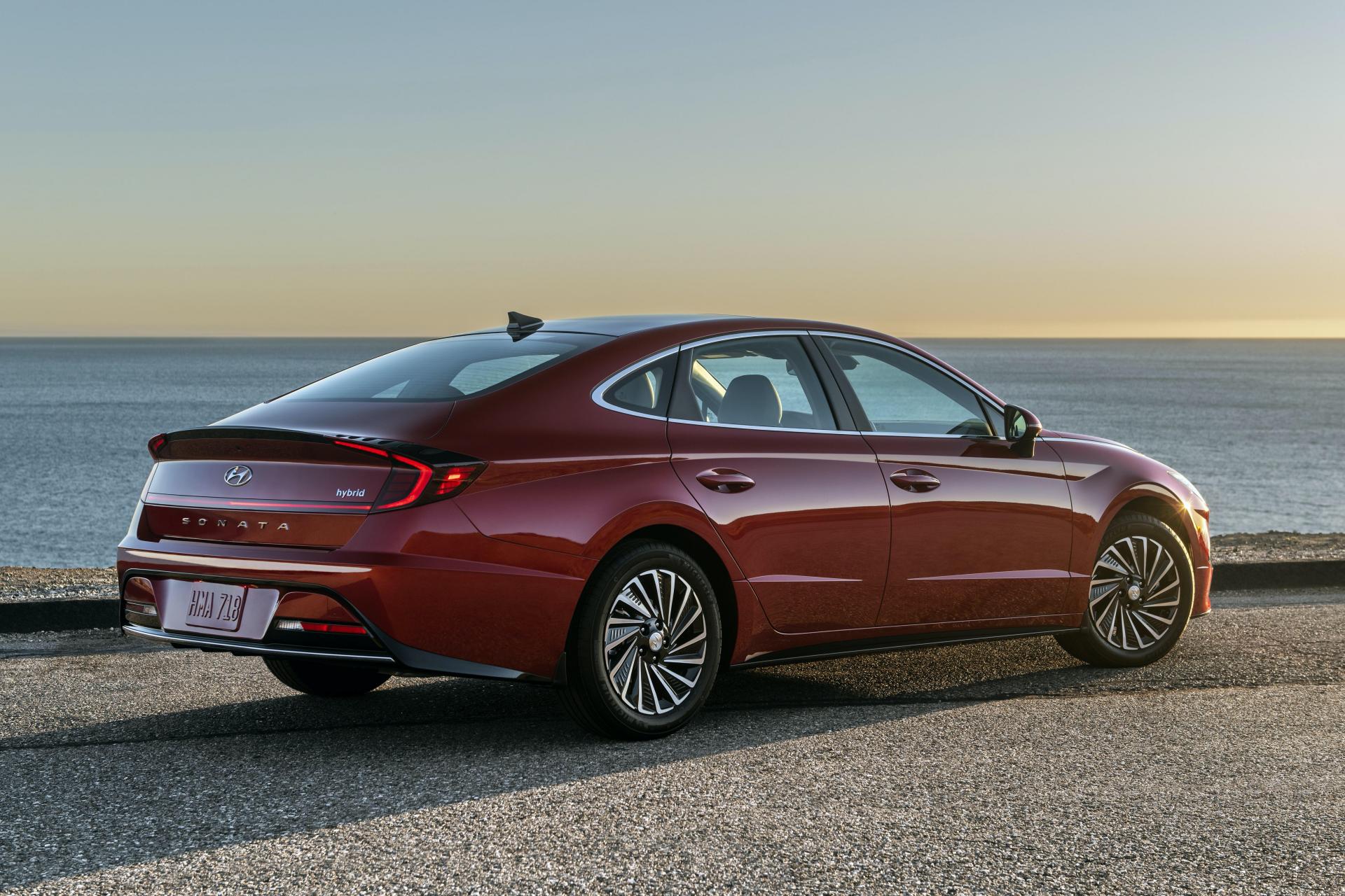 America’s 2020 Hyundai Sonata Hybrid Returns 52 MPG Combined