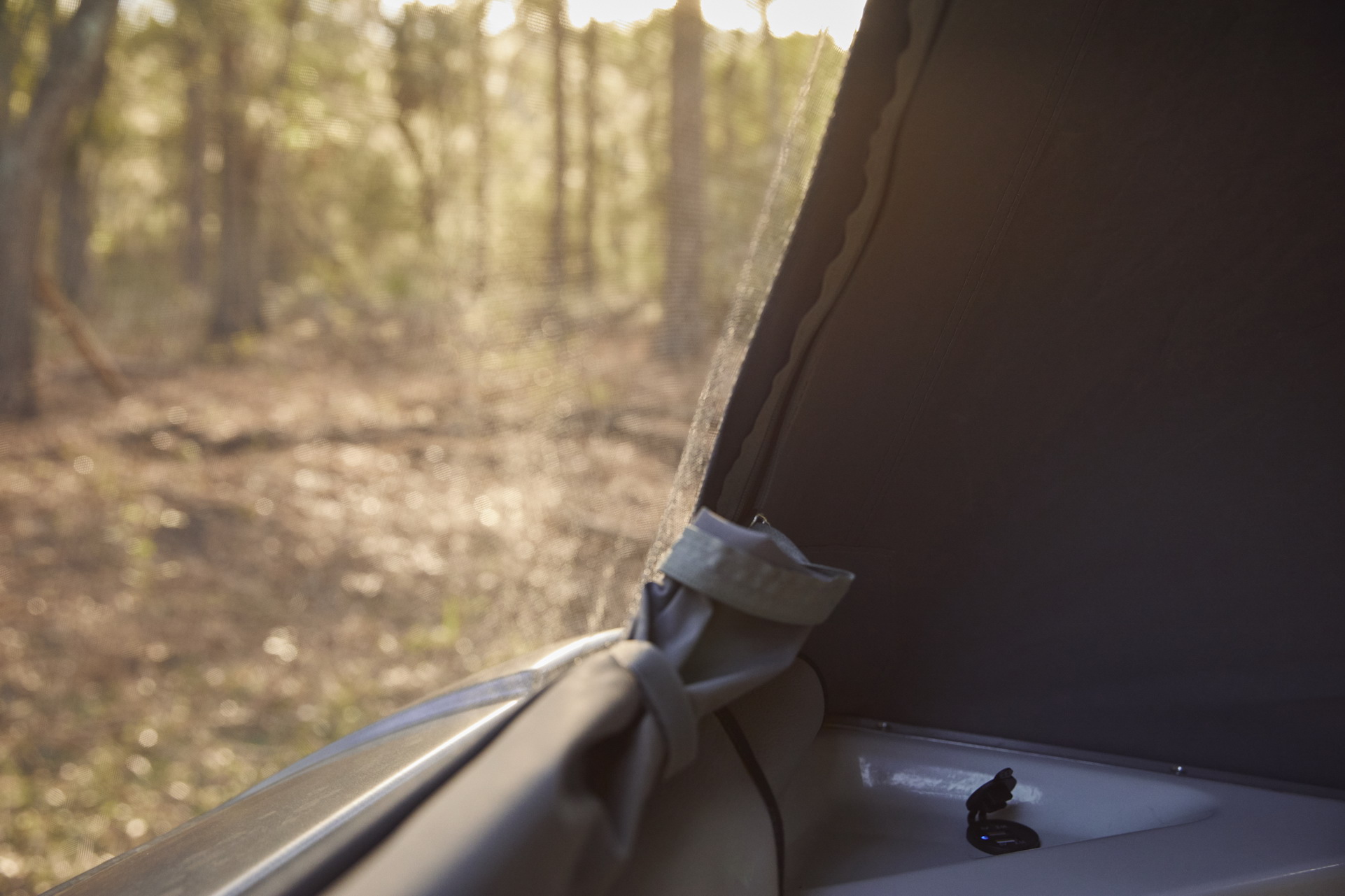 Mercedes Gives Americans Their First Pop-Up Camper Van, The Metris Weekender