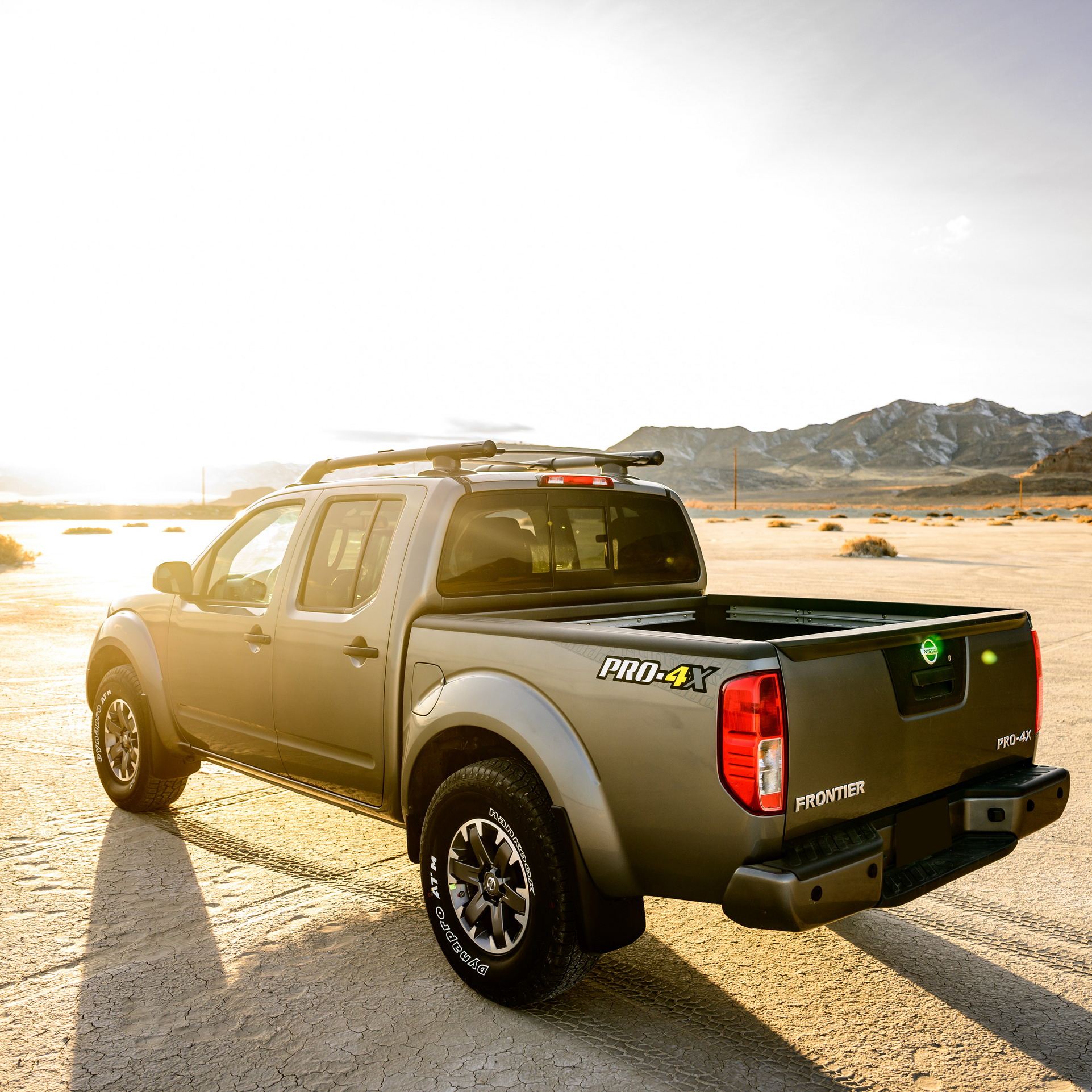 2020 Nissan Frontier Keeps Last Year’s Looks, Gets Next Year’s 3.8L V6 And 9sp Auto