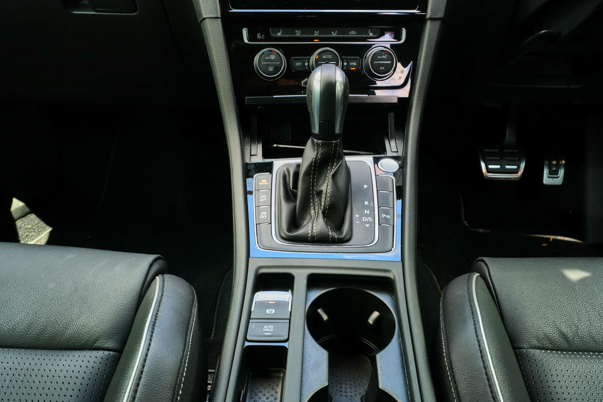 There’s A New VW Golf R Mk8 Coming, So We Drove The Old One For A Week