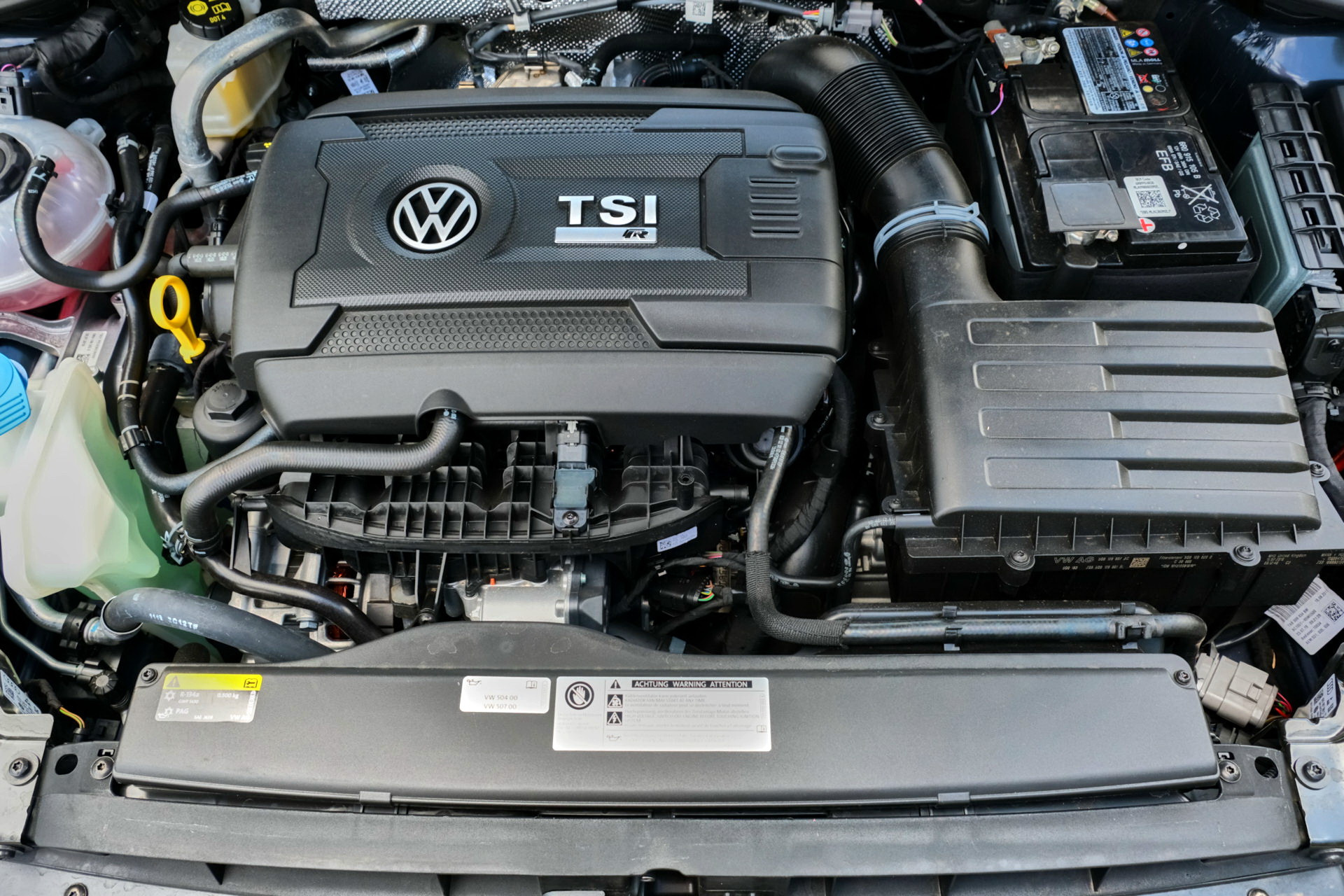 There’s A New VW Golf R Mk8 Coming, So We Drove The Old One For A Week