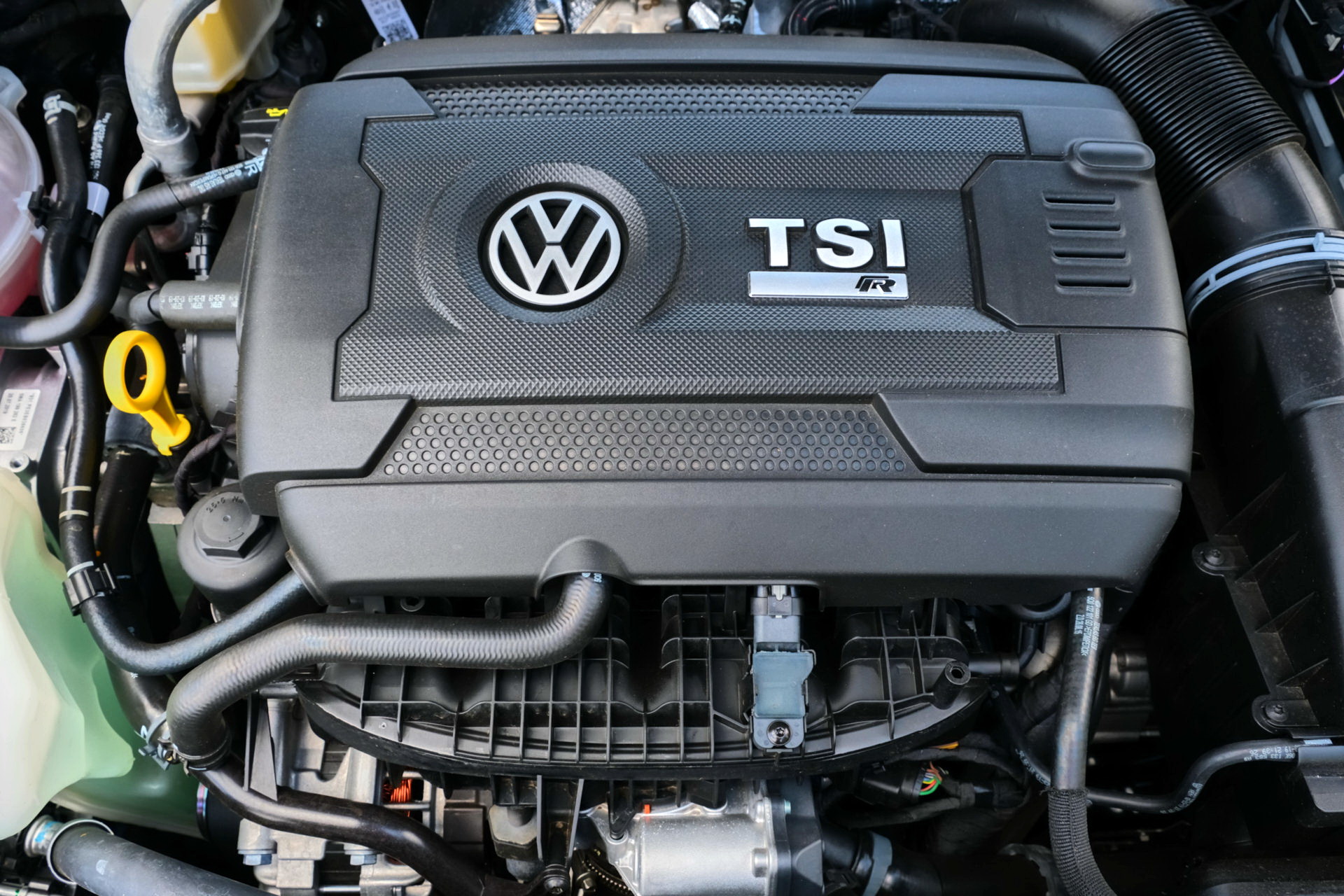 There’s A New VW Golf R Mk8 Coming, So We Drove The Old One For A Week