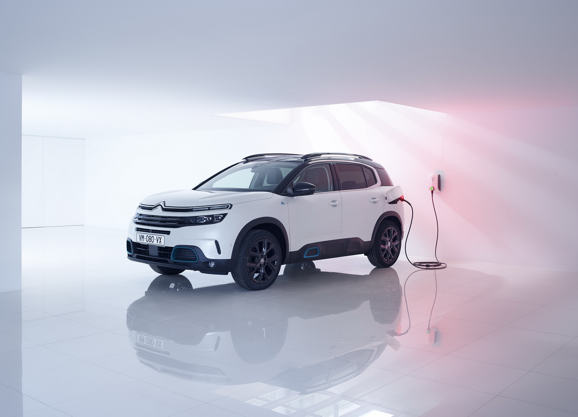 Citroen’s New C5 Aircross PHEV Has 221 HP And Can Cover 34 Miles (55km) In Battery Mode