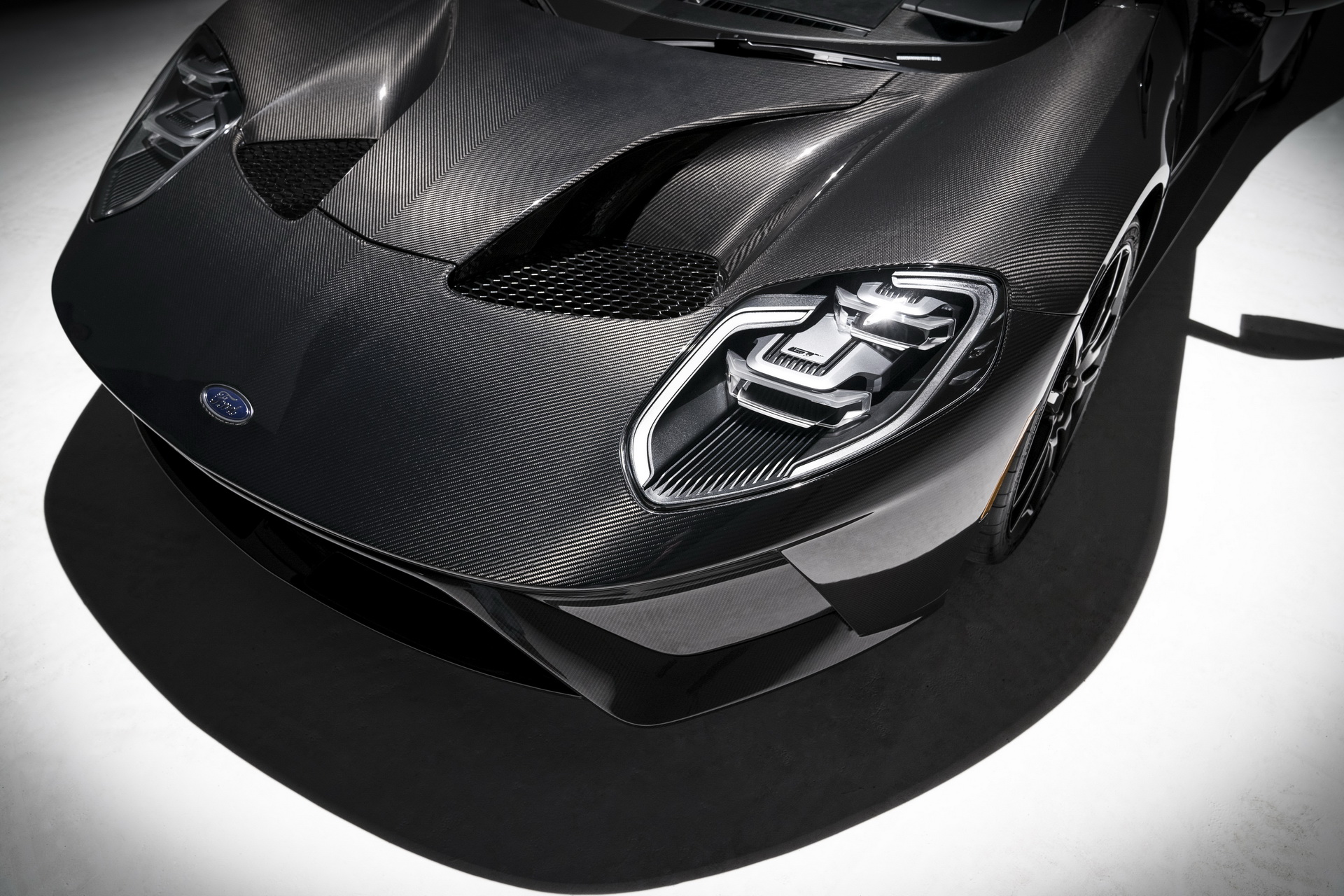 2020 Ford GT Gets Power Boost, Stunning Liquid Carbon Edition And More