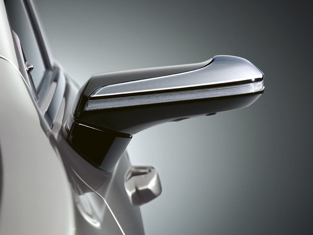 Europe: Lexus ES Drops Traditional Side Mirrors In Favor Of Cameras