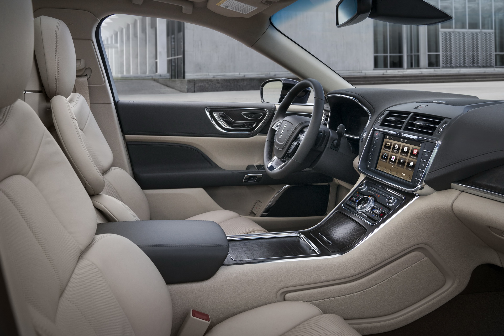 “Look At Tesla”, Lincoln Dealers Say, As They Don’t Want To Leave The Sedan Business