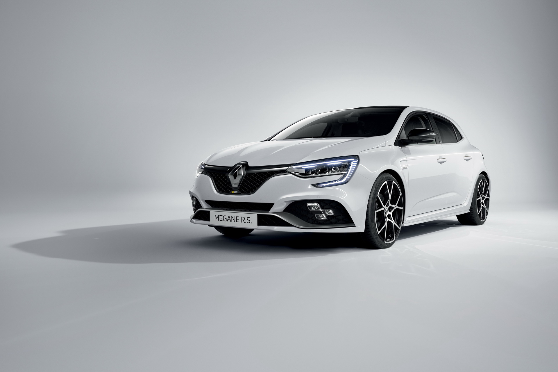 2020 Renault Megane Brings Subtle Visual Tweaks, ‘E-Tech’ Plug-In Hybrid Variant
