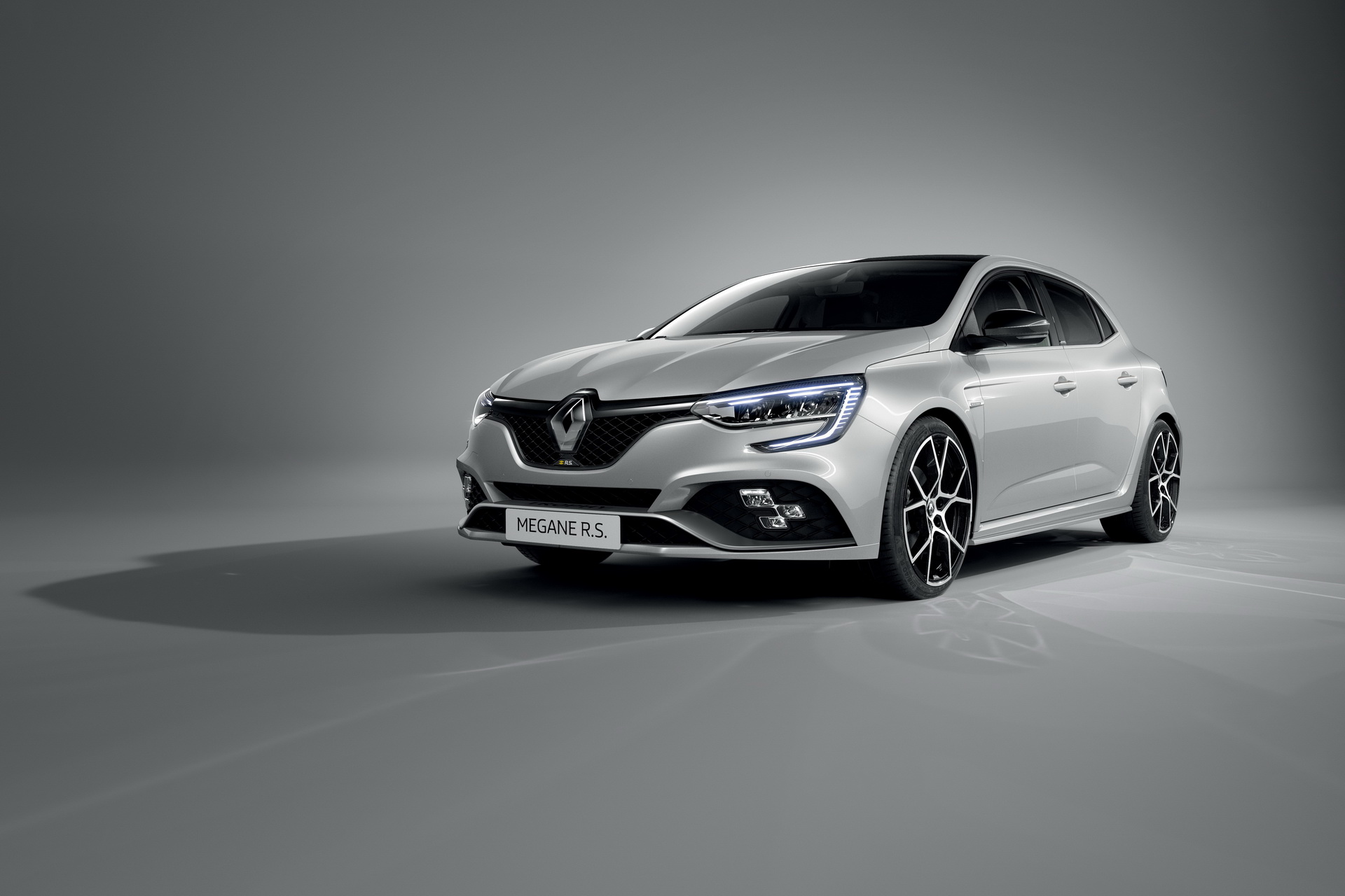 2020 Renault Megane Brings Subtle Visual Tweaks, ‘E-Tech’ Plug-In Hybrid Variant