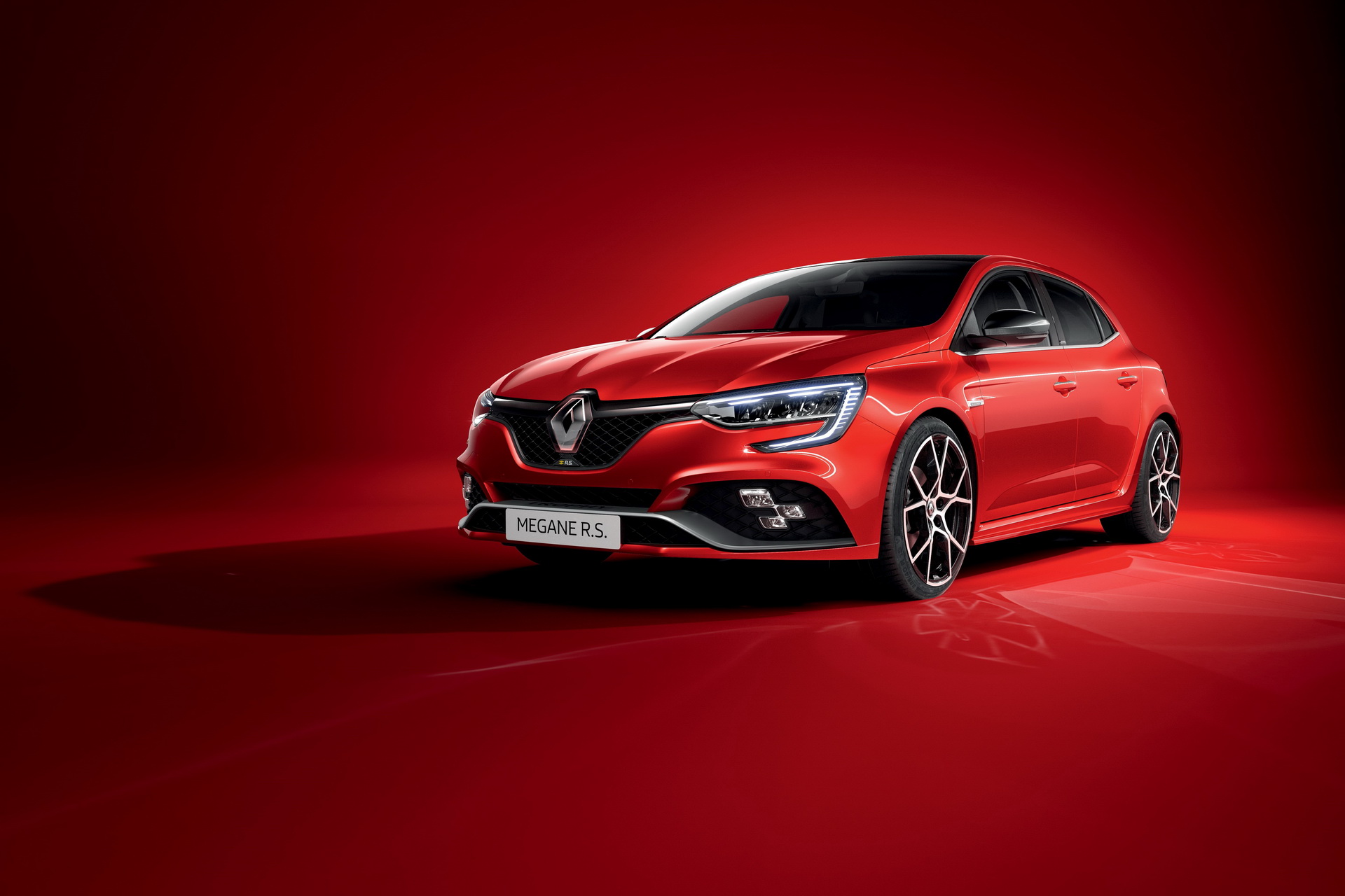 2020 Renault Megane Brings Subtle Visual Tweaks, ‘E-Tech’ Plug-In Hybrid Variant