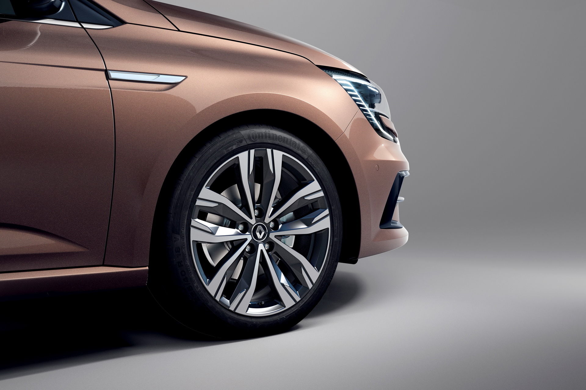 2020 Renault Megane Brings Subtle Visual Tweaks, ‘E-Tech’ Plug-In Hybrid Variant