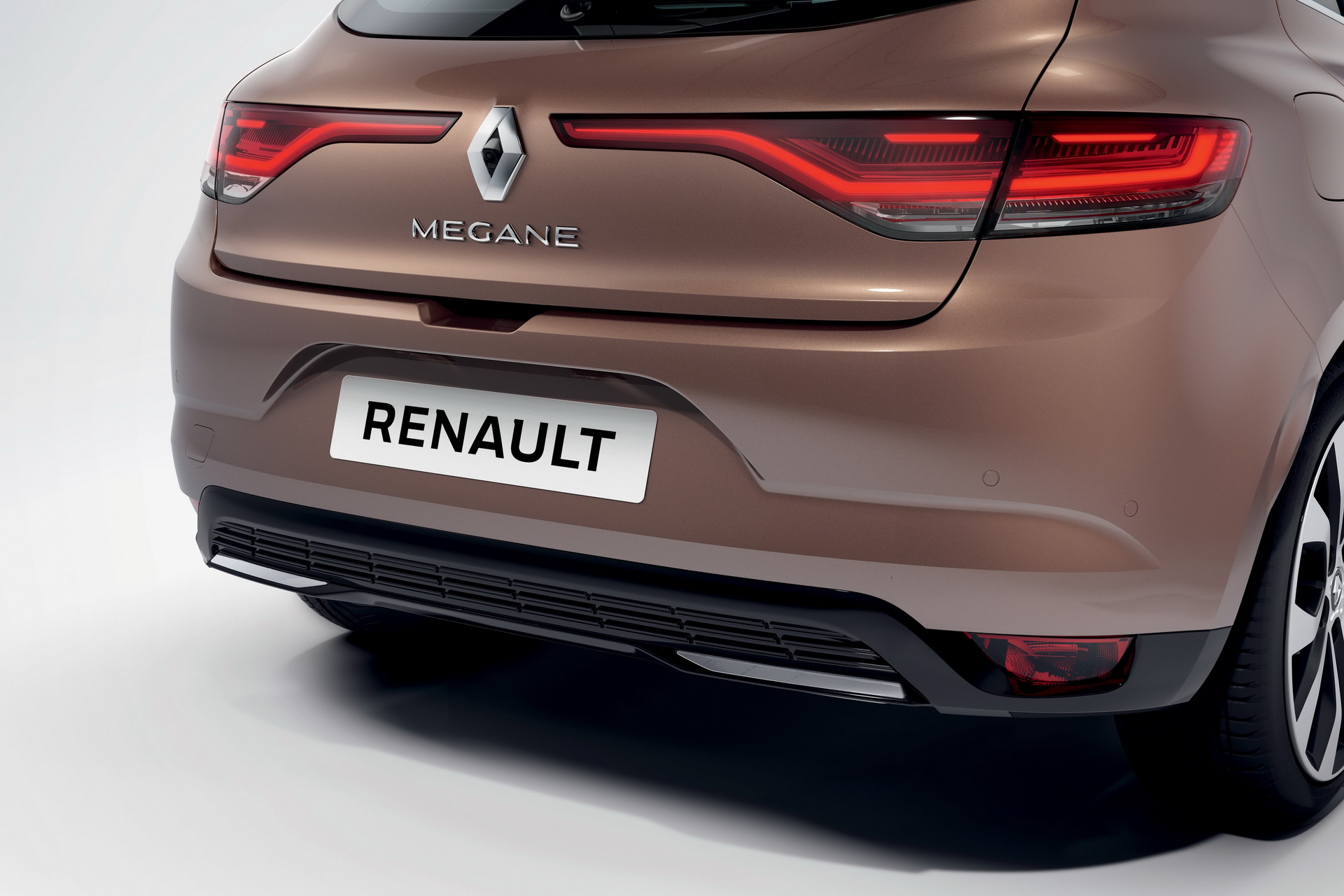 2020 Renault Megane Brings Subtle Visual Tweaks, ‘E-Tech’ Plug-In Hybrid Variant