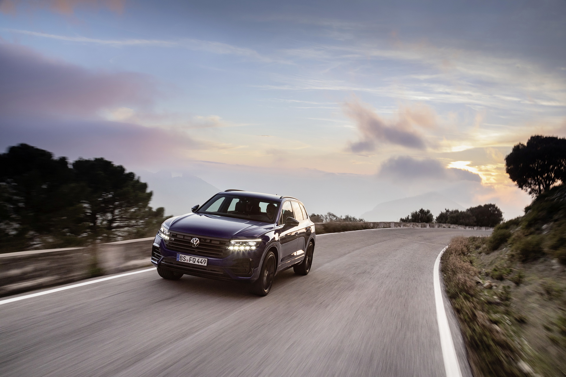 Volkswagen Touareg R Is A 455 HP Plug-In Hybrid Super SUV