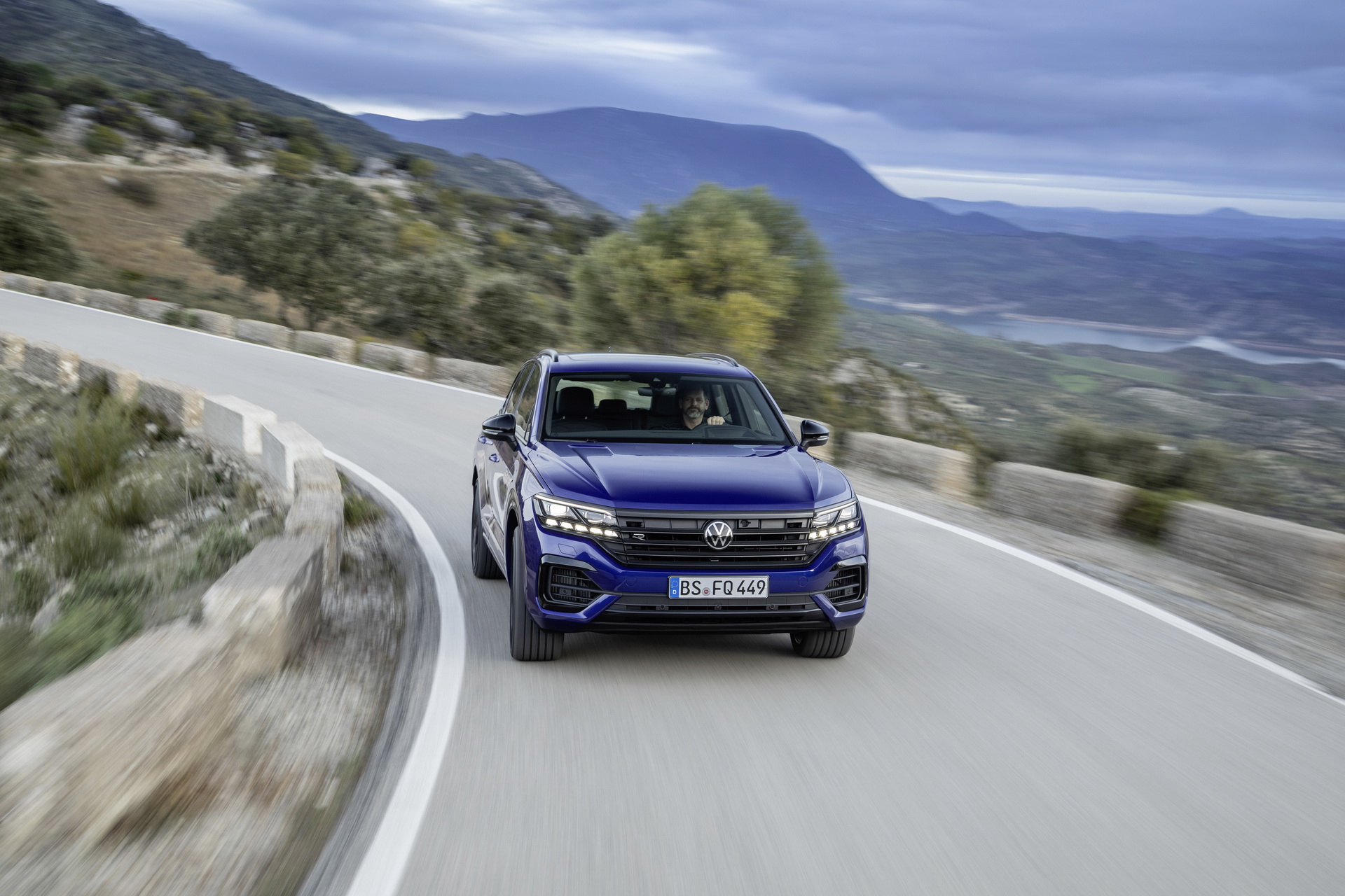 Volkswagen Touareg R Is A 455 HP Plug-In Hybrid Super SUV
