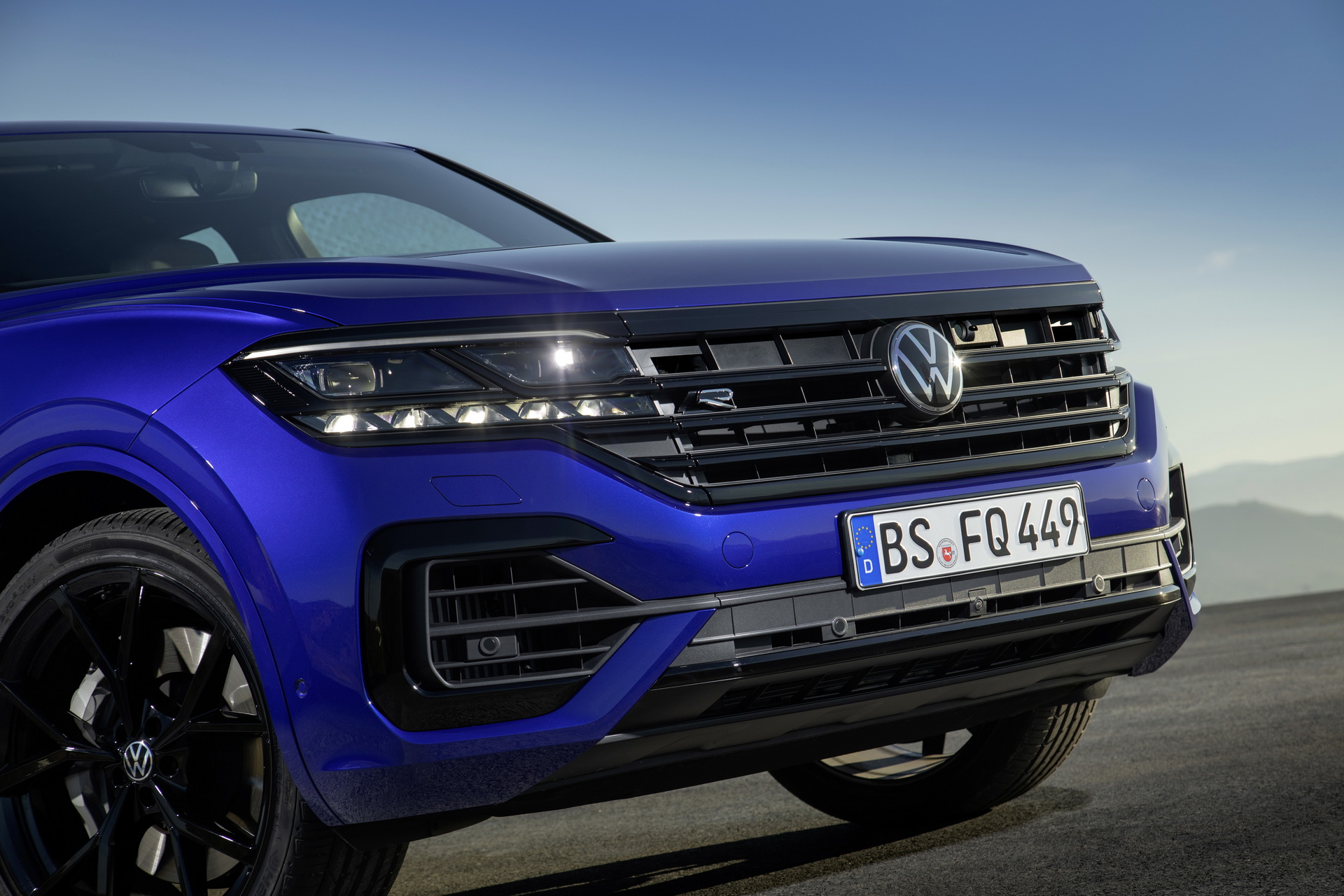 Volkswagen Touareg R Is A 455 HP Plug-In Hybrid Super SUV