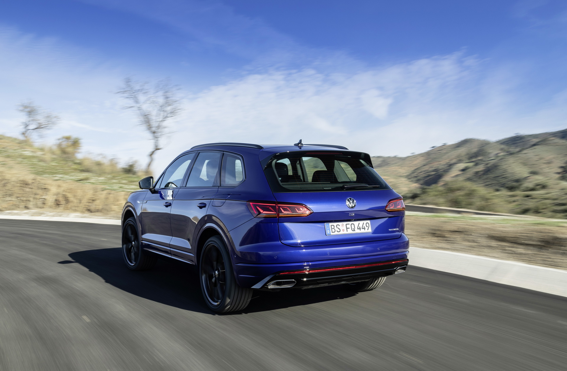 Volkswagen Touareg R Is A 455 HP Plug-In Hybrid Super SUV