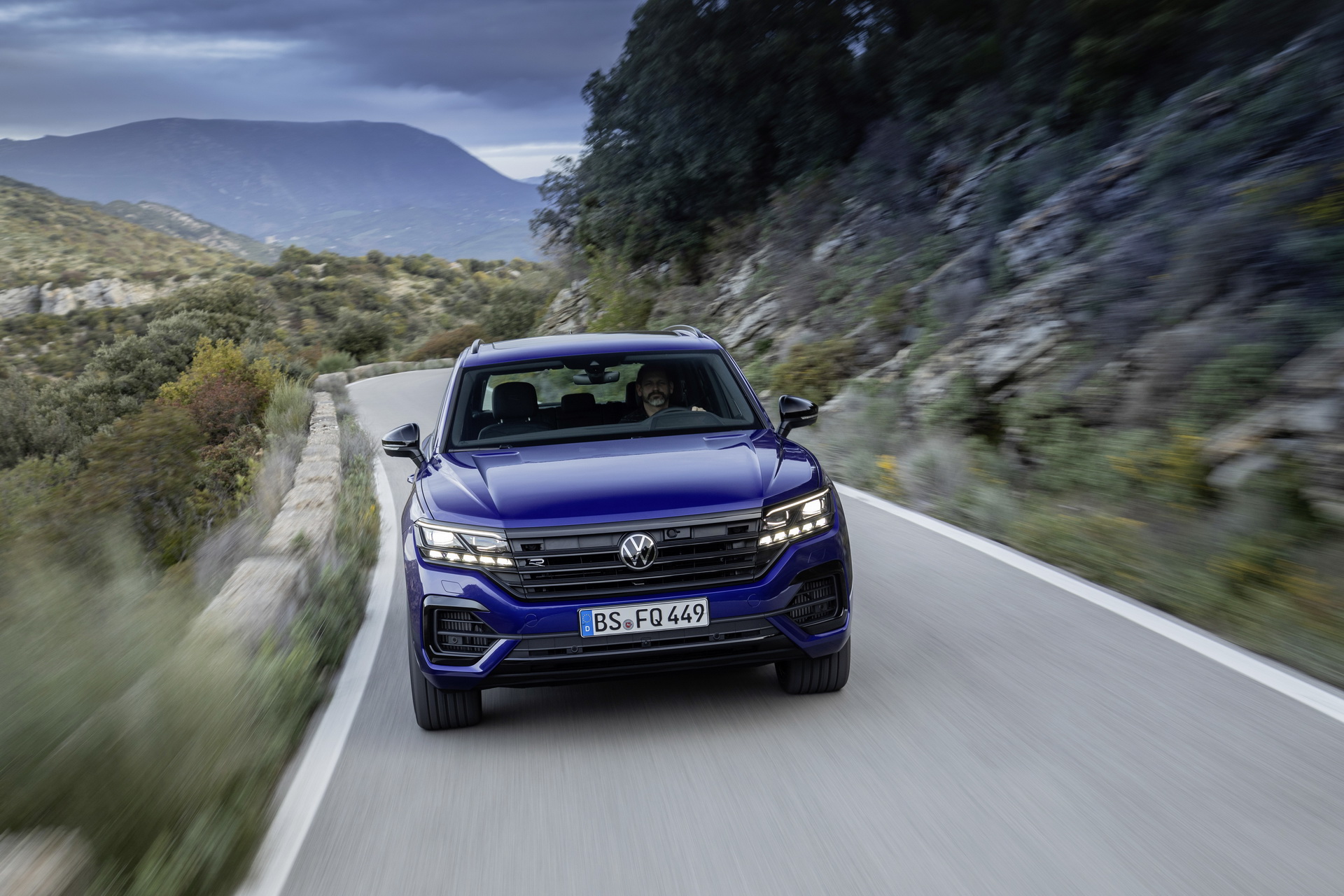 Volkswagen Touareg R Is A 455 HP Plug-In Hybrid Super SUV