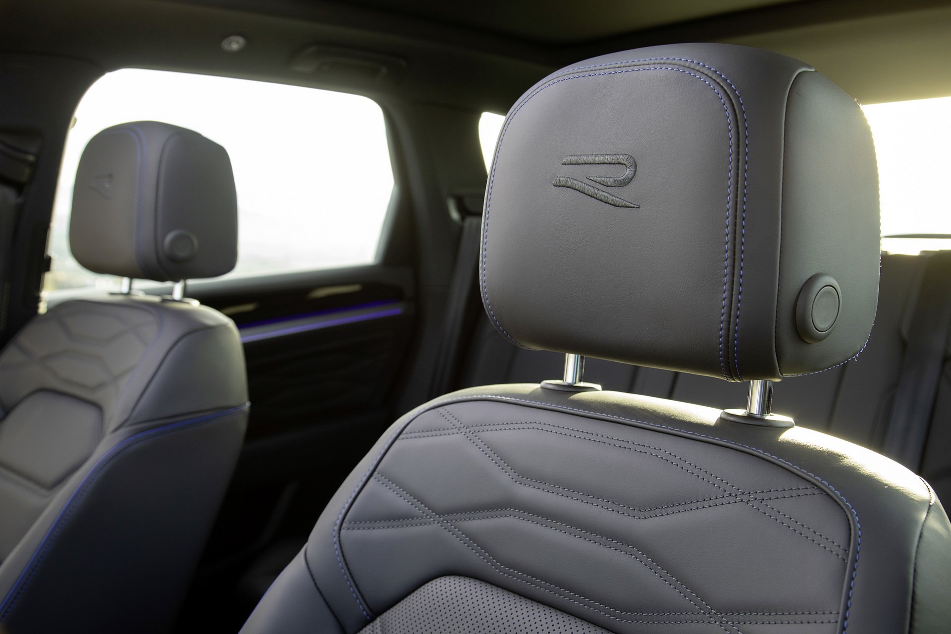 Volkswagen Touareg R Is A 455 HP Plug-In Hybrid Super SUV