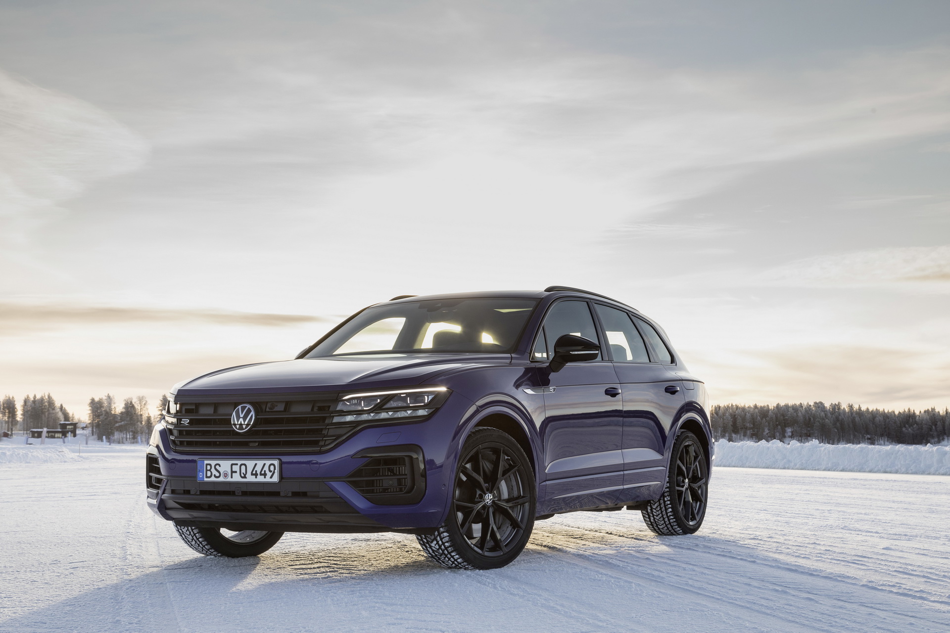 Volkswagen Touareg R Is A 455 HP Plug-In Hybrid Super SUV