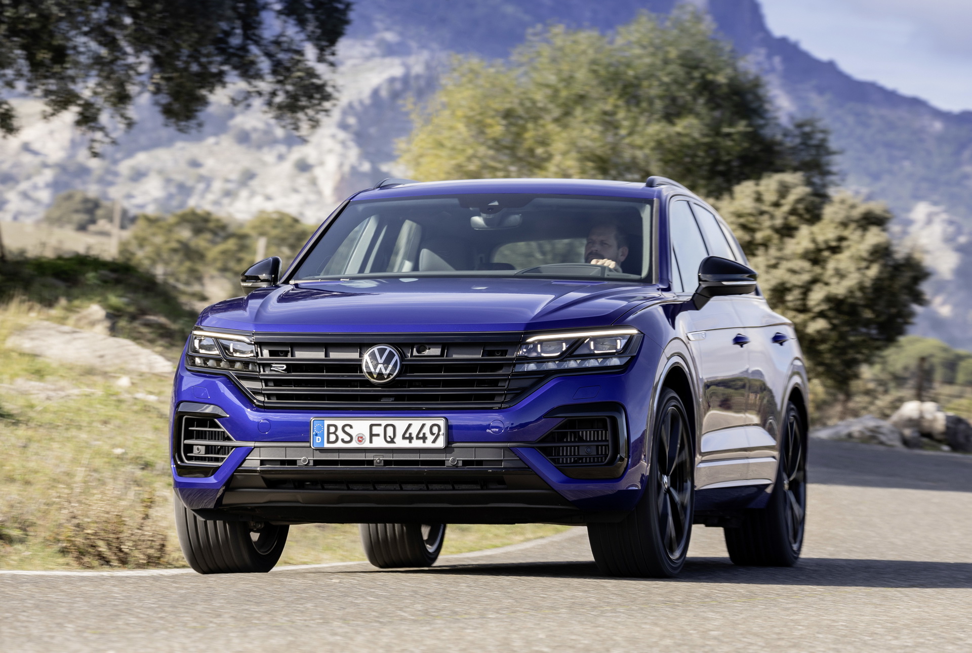 Volkswagen Touareg R Is A 455 HP Plug-In Hybrid Super SUV