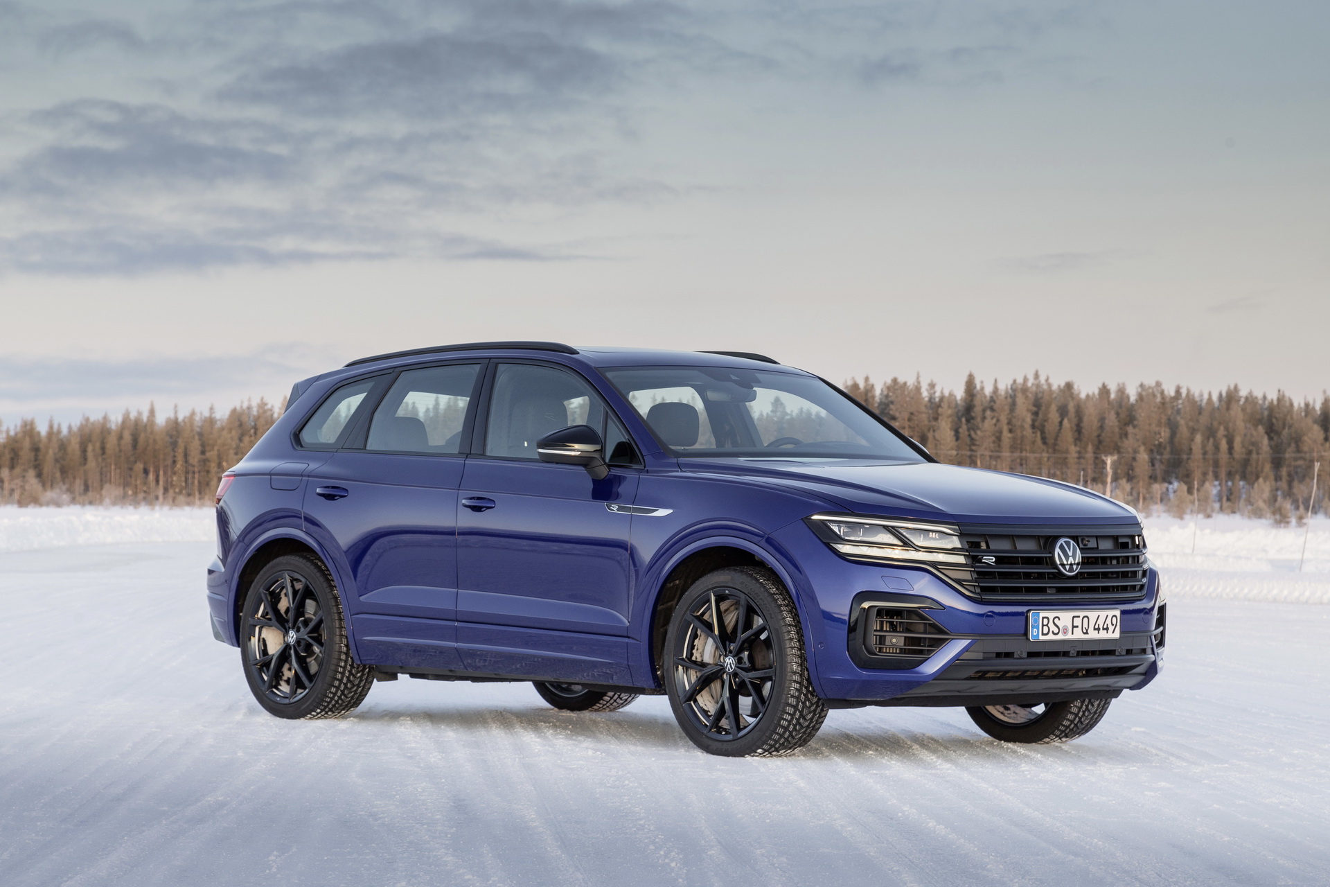 Volkswagen Touareg R Is A 455 HP Plug-In Hybrid Super SUV