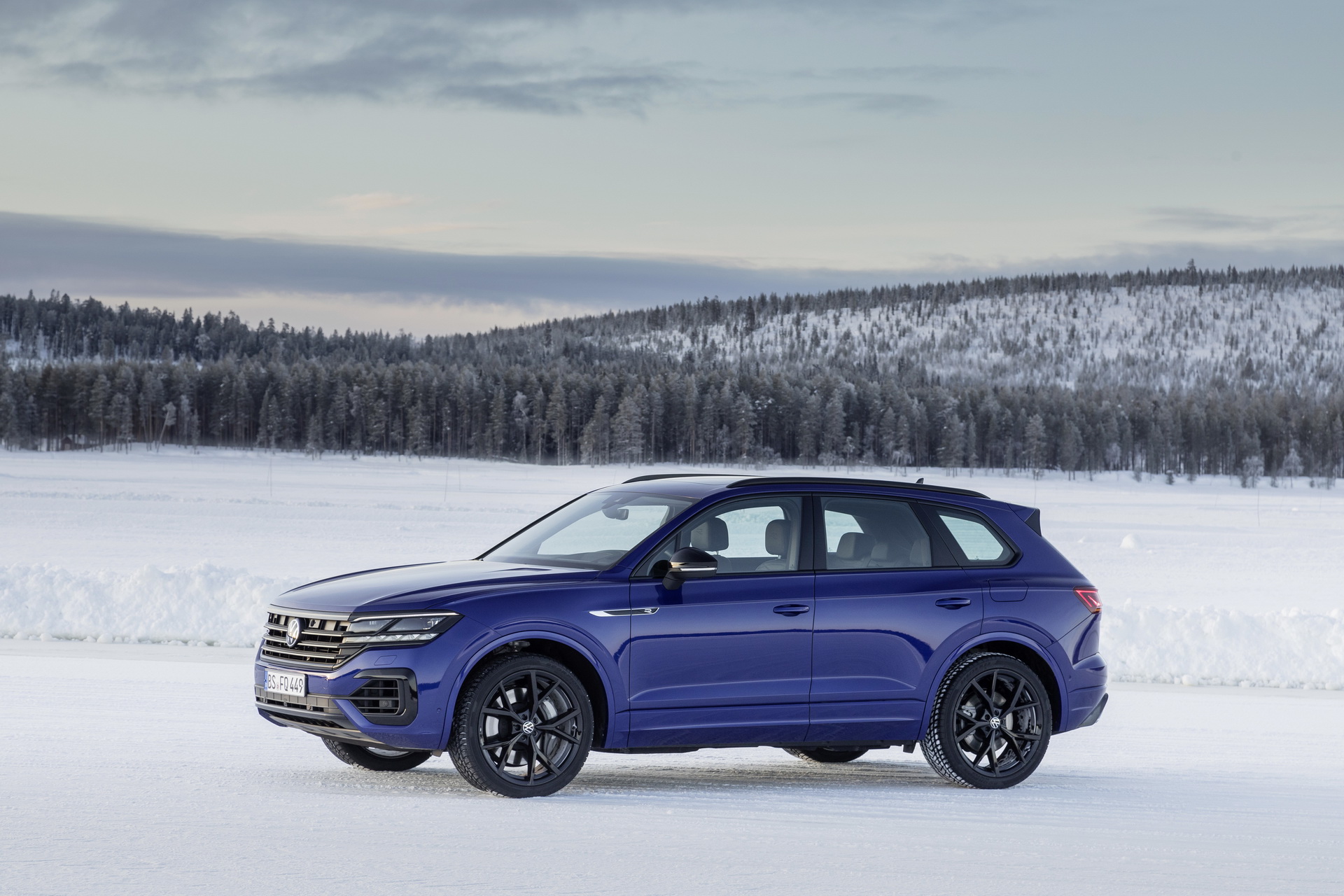 Volkswagen Touareg R Is A 455 HP Plug-In Hybrid Super SUV