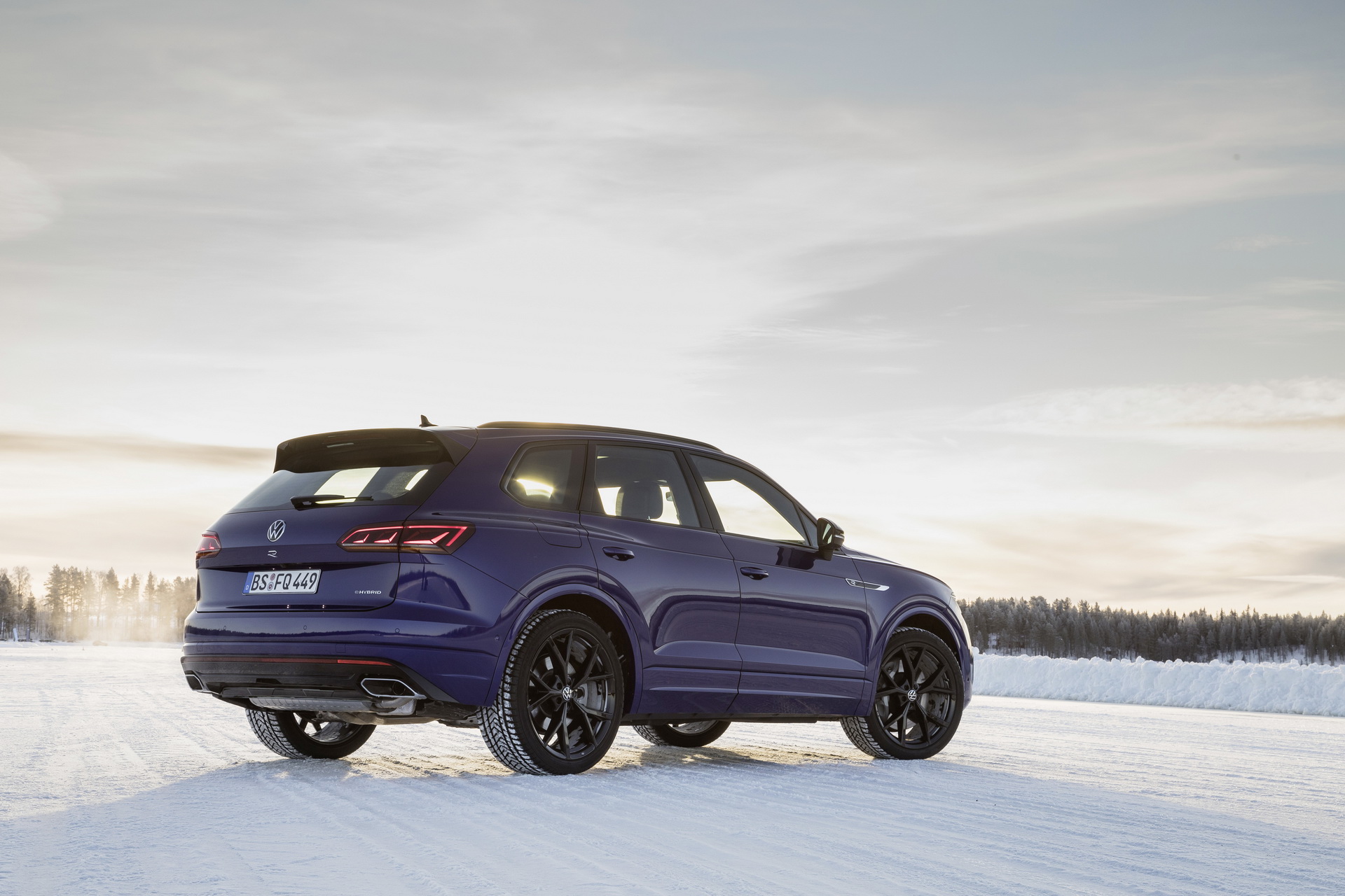 Volkswagen Touareg R Is A 455 HP Plug-In Hybrid Super SUV