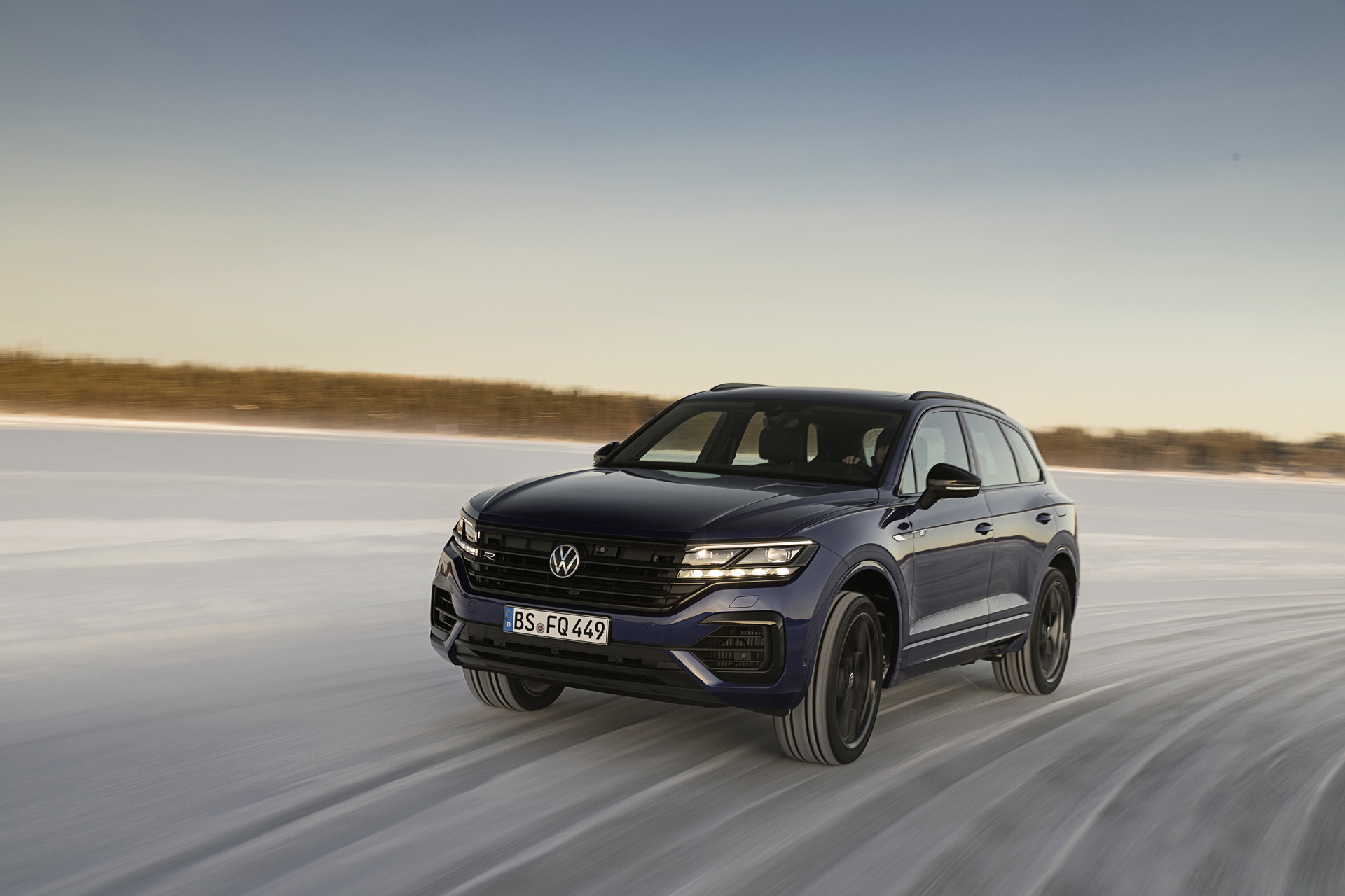 Volkswagen Touareg R Is A 455 HP Plug-In Hybrid Super SUV