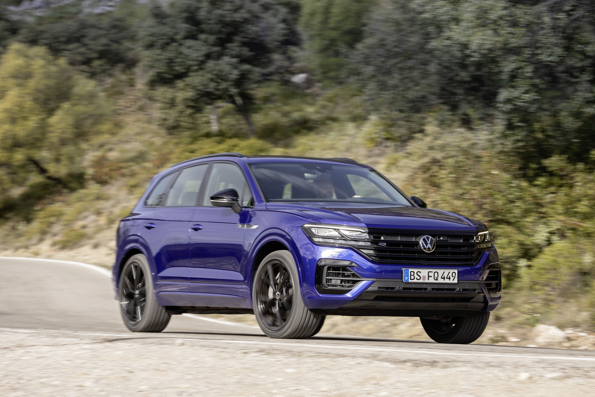 Volkswagen Touareg R Is A 455 HP Plug-In Hybrid Super SUV