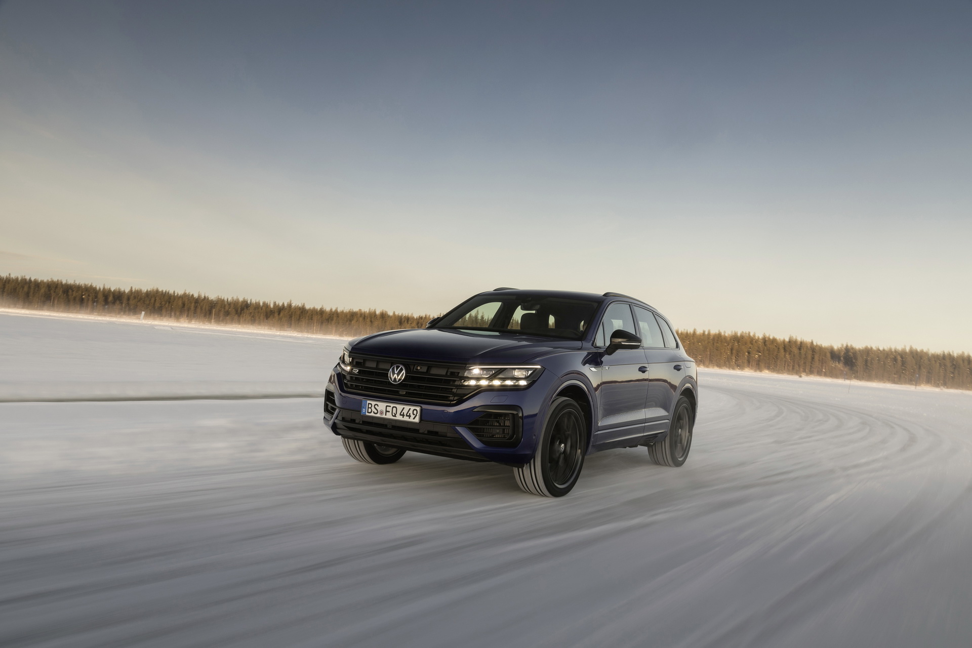 Volkswagen Touareg R Is A 455 HP Plug-In Hybrid Super SUV