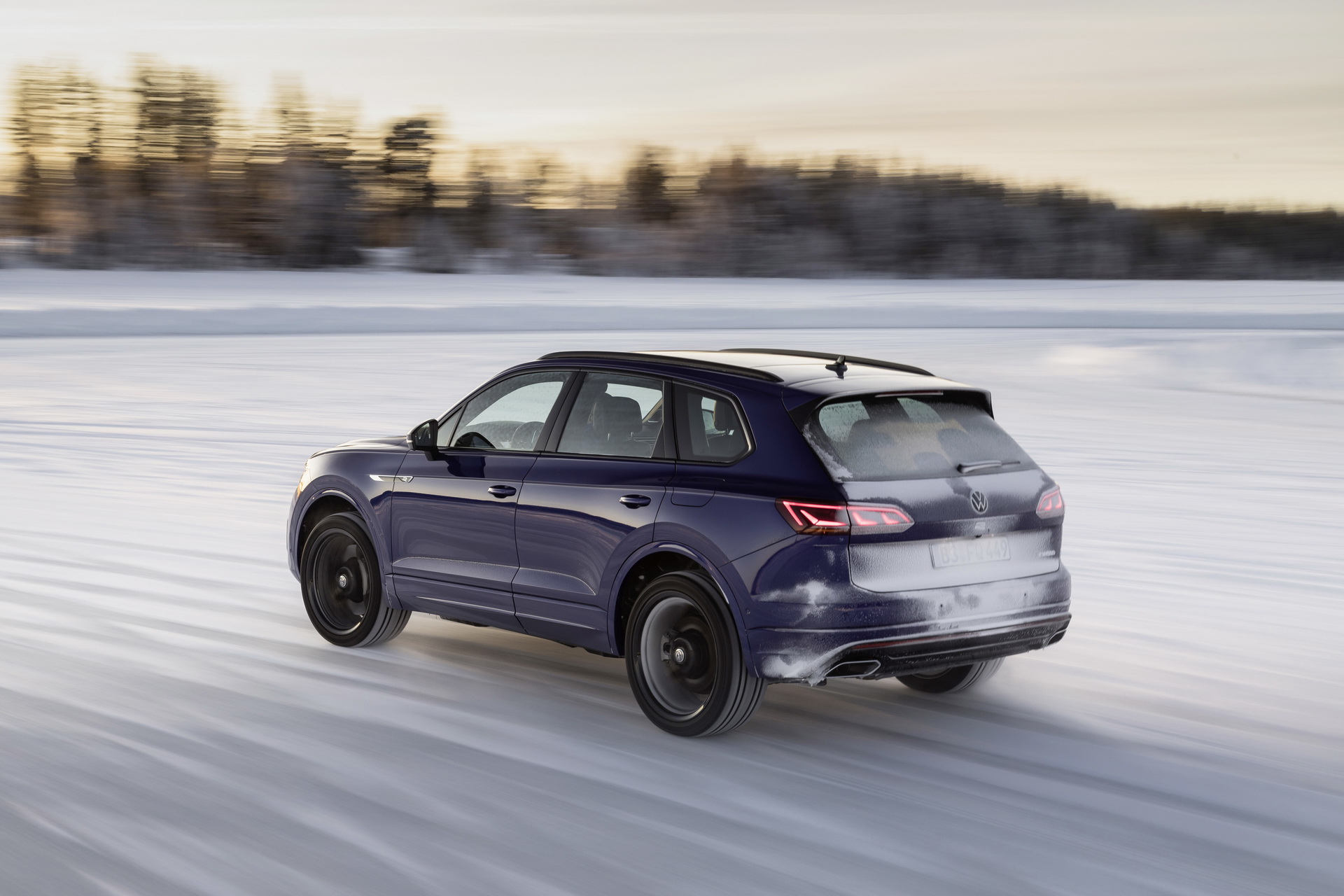 Volkswagen Touareg R Is A 455 HP Plug-In Hybrid Super SUV