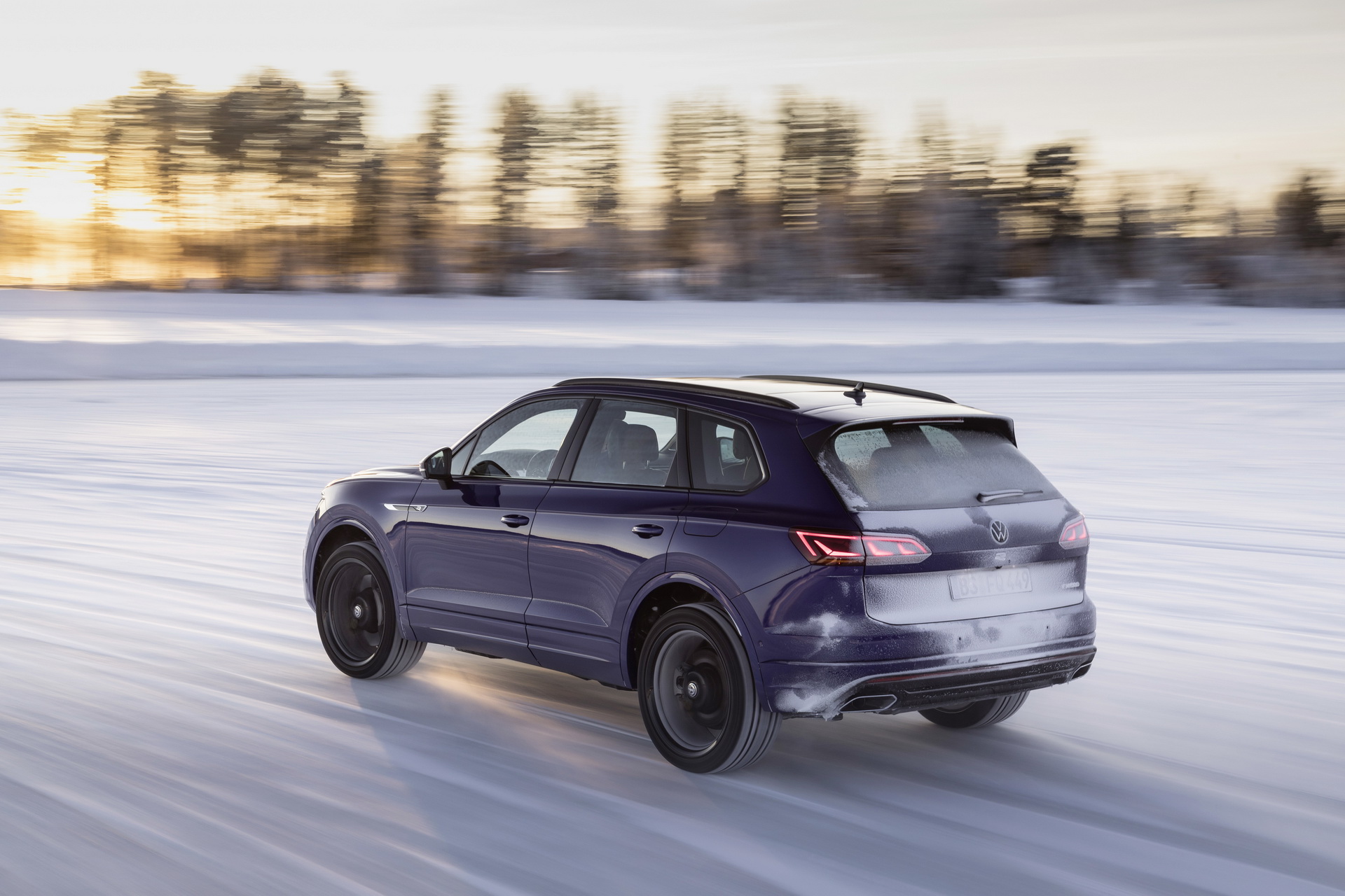 Volkswagen Touareg R Is A 455 HP Plug-In Hybrid Super SUV