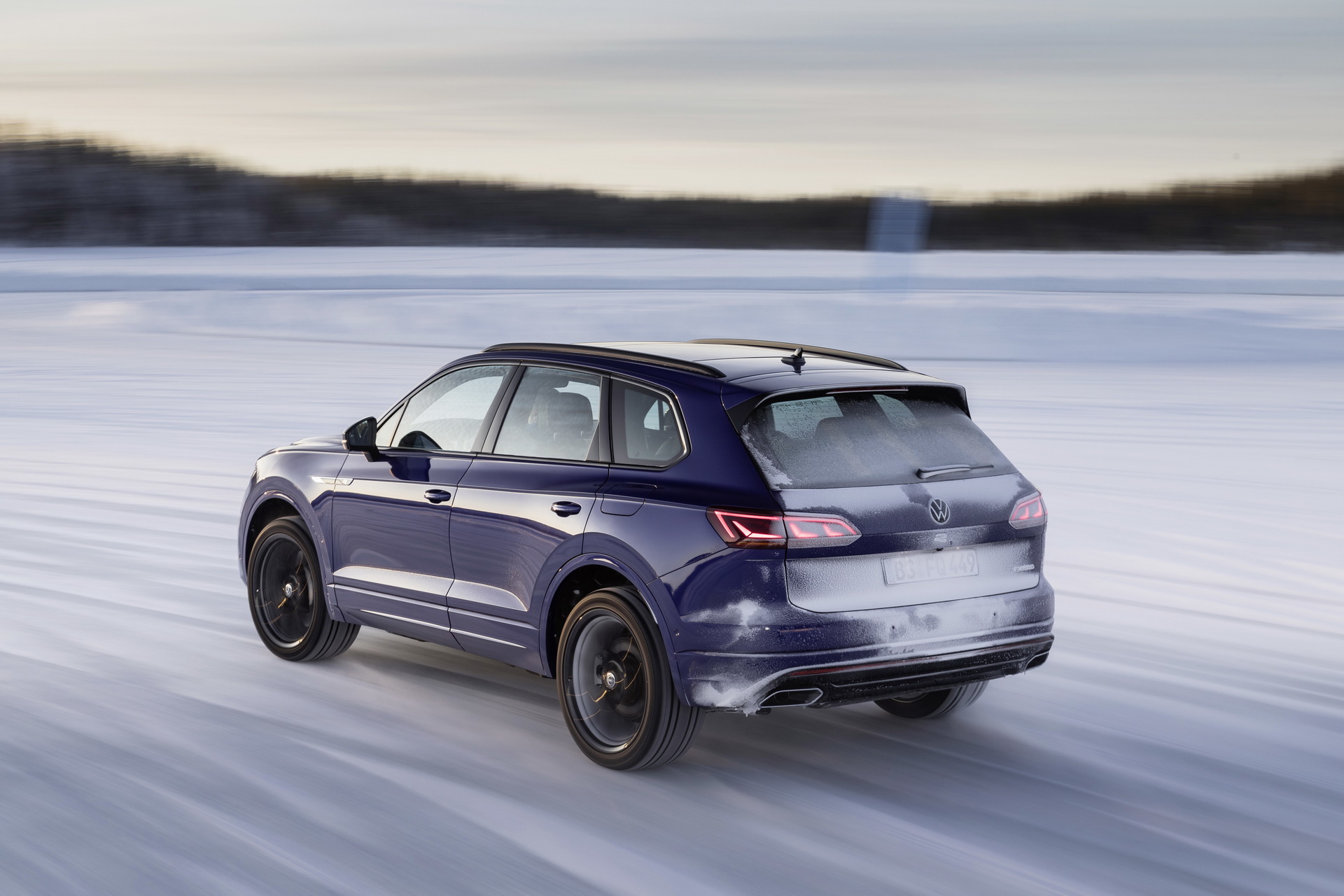 Volkswagen Touareg R Is A 455 HP Plug-In Hybrid Super SUV