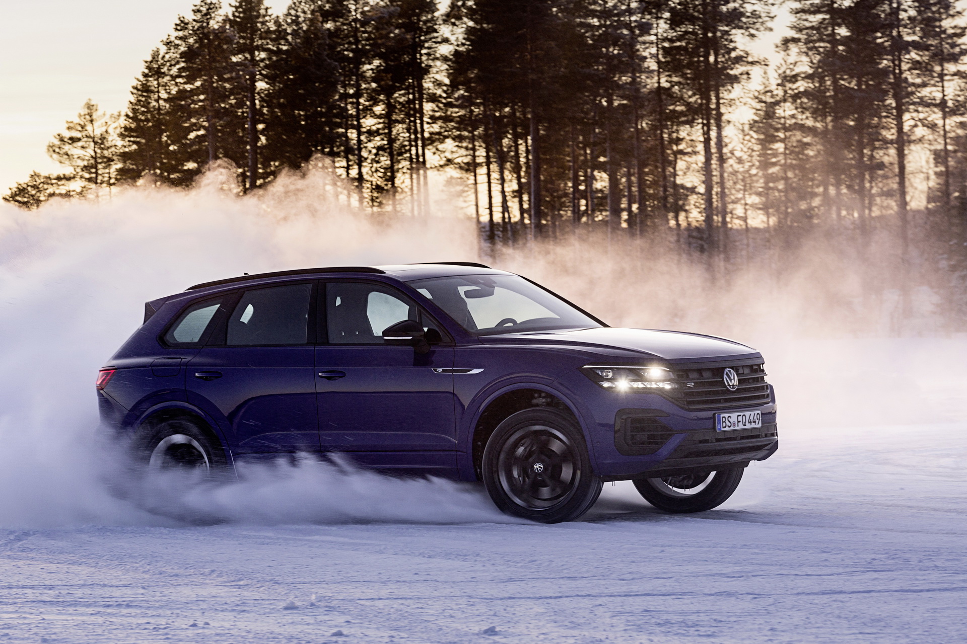 Volkswagen Touareg R Is A 455 HP Plug-In Hybrid Super SUV