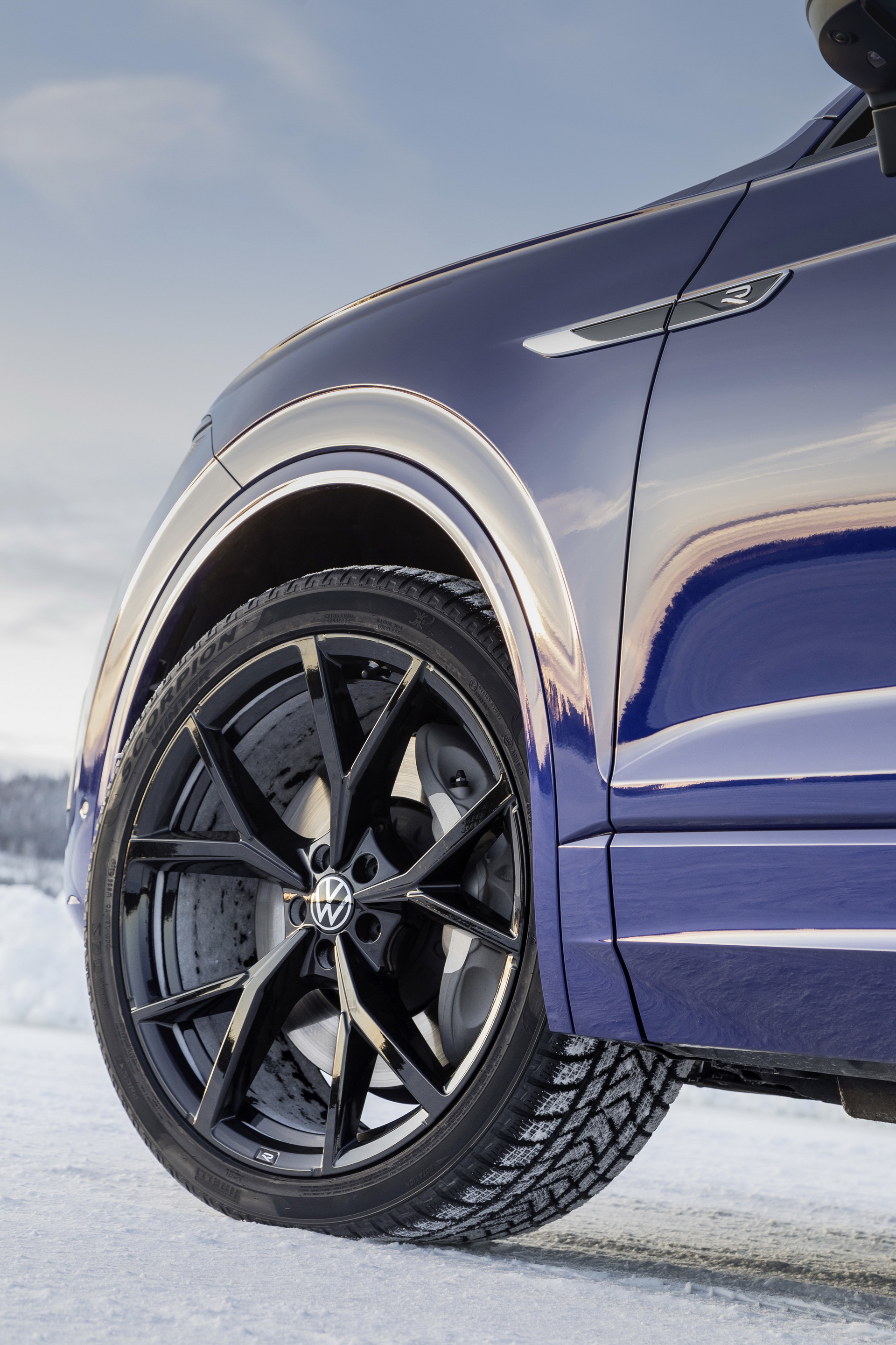 Volkswagen Touareg R Is A 455 HP Plug-In Hybrid Super SUV