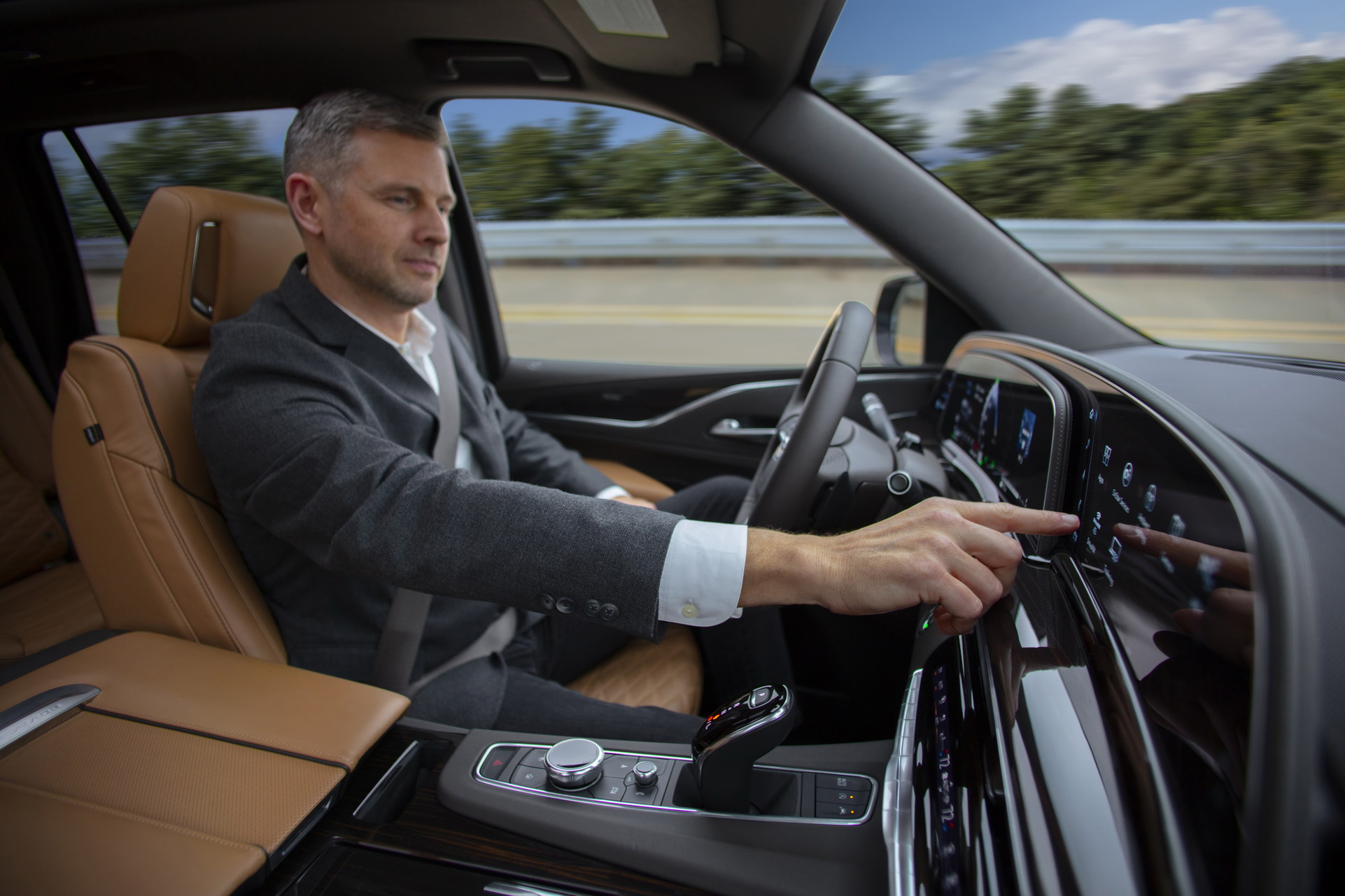 2021 Cadillac Escalade Embraces Luxury And Tech To Distance Itself From Tahoe And Yukon