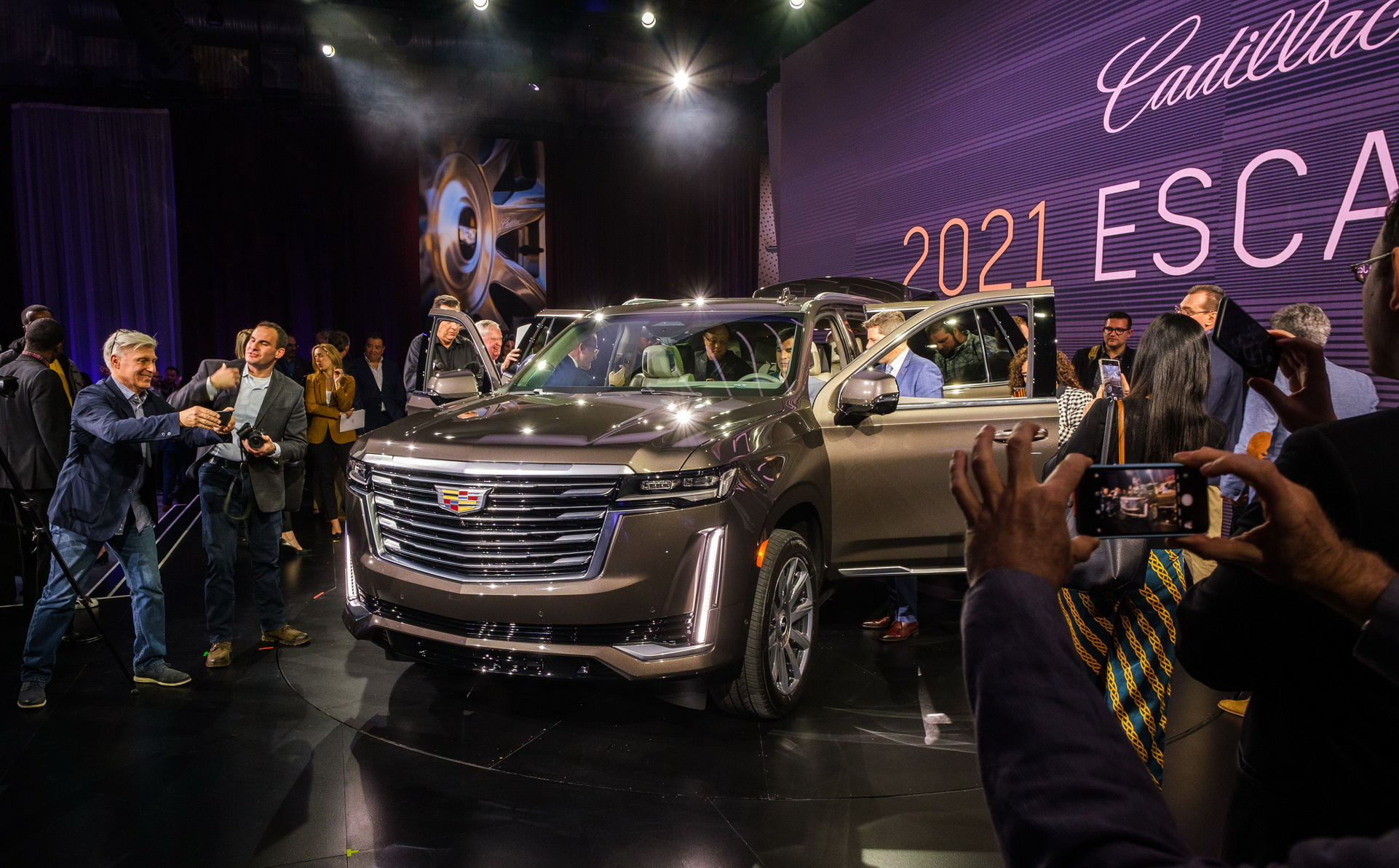 2021 Cadillac Escalade Embraces Luxury And Tech To Distance Itself From Tahoe And Yukon