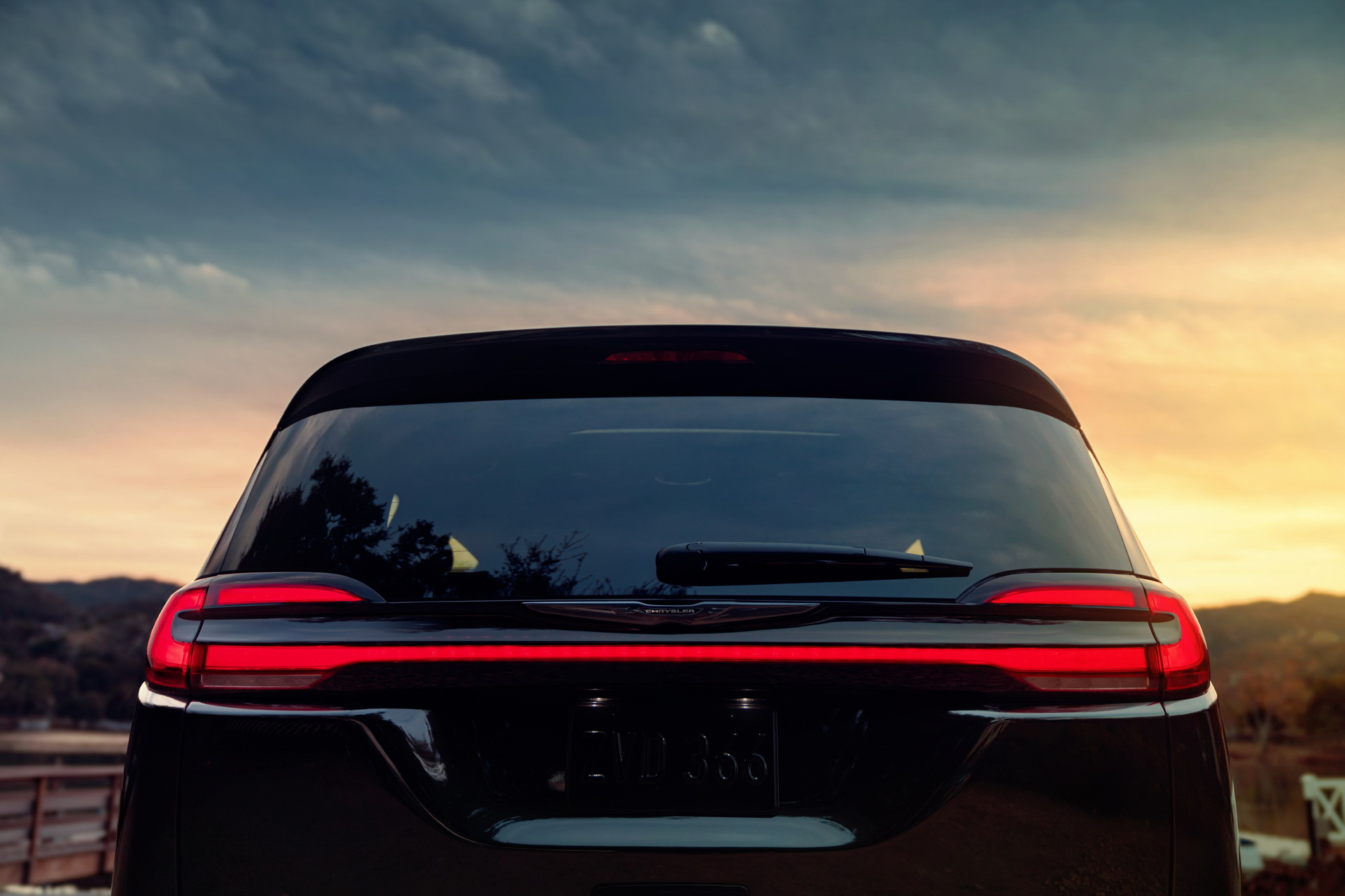 2021 Chrysler Pacifica Debuts With Fresh Looks, AWD, New U-Connect And… Throw Pillows