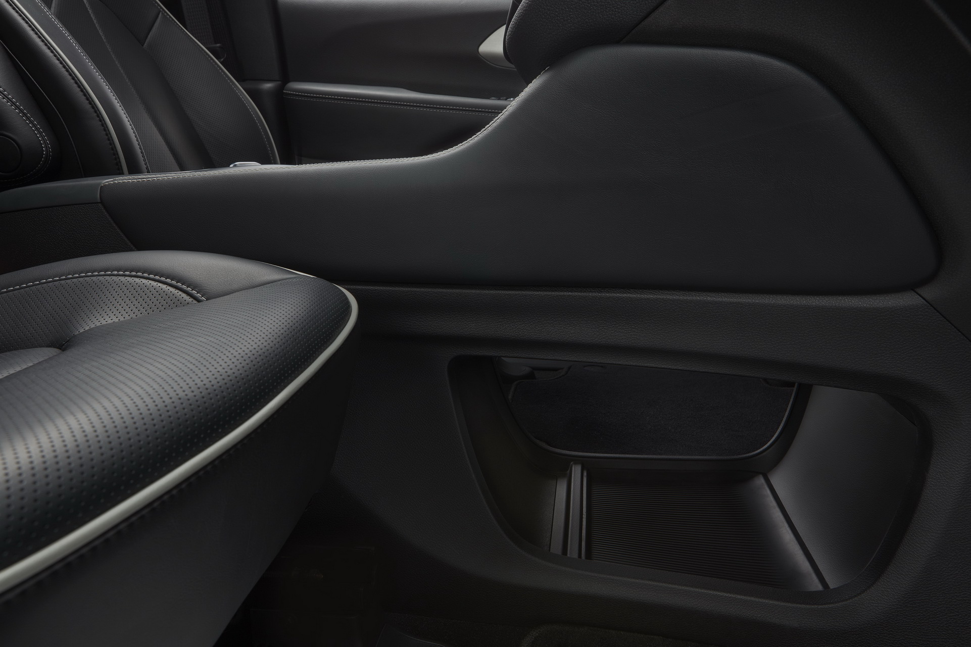 2021 Chrysler Pacifica Debuts With Fresh Looks, AWD, New U-Connect And… Throw Pillows