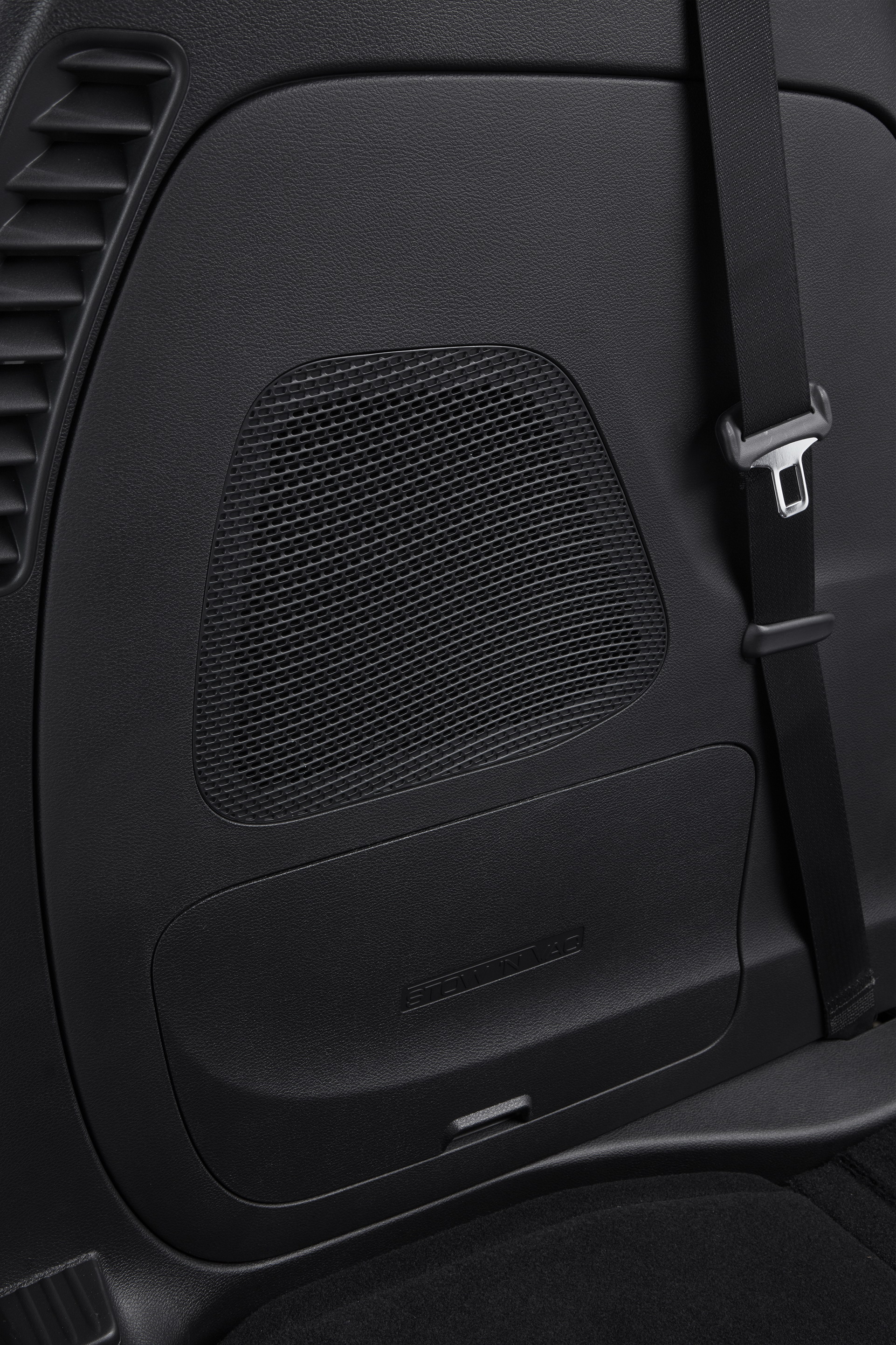 2021 Chrysler Pacifica Debuts With Fresh Looks, AWD, New U-Connect And… Throw Pillows