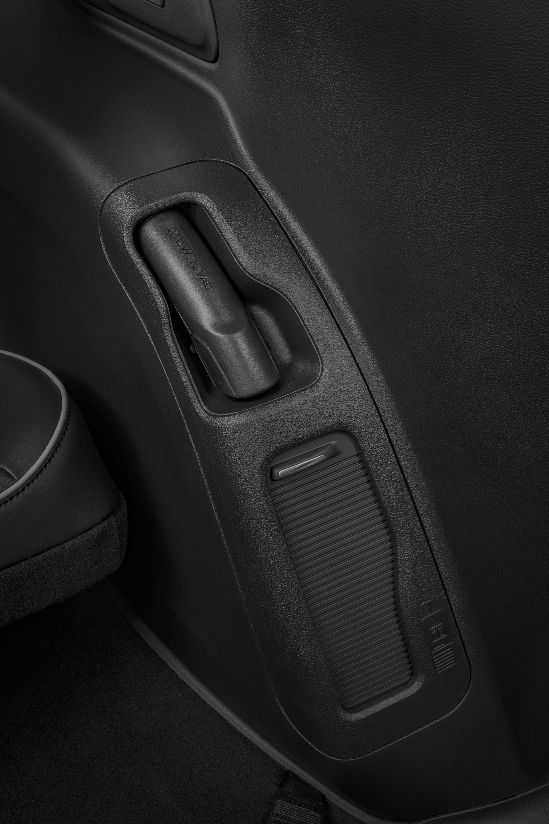 2021 Chrysler Pacifica Debuts With Fresh Looks, AWD, New U-Connect And… Throw Pillows