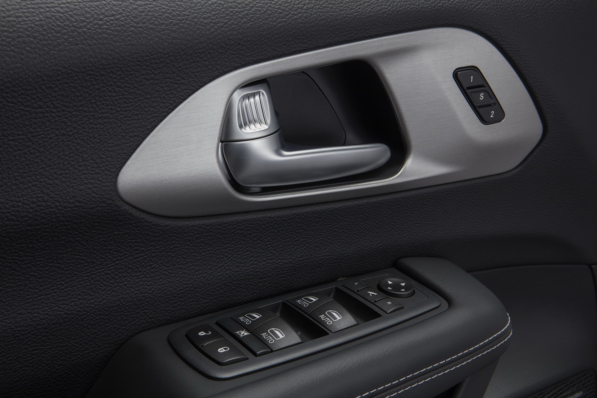 2021 Chrysler Pacifica Debuts With Fresh Looks, AWD, New U-Connect And… Throw Pillows