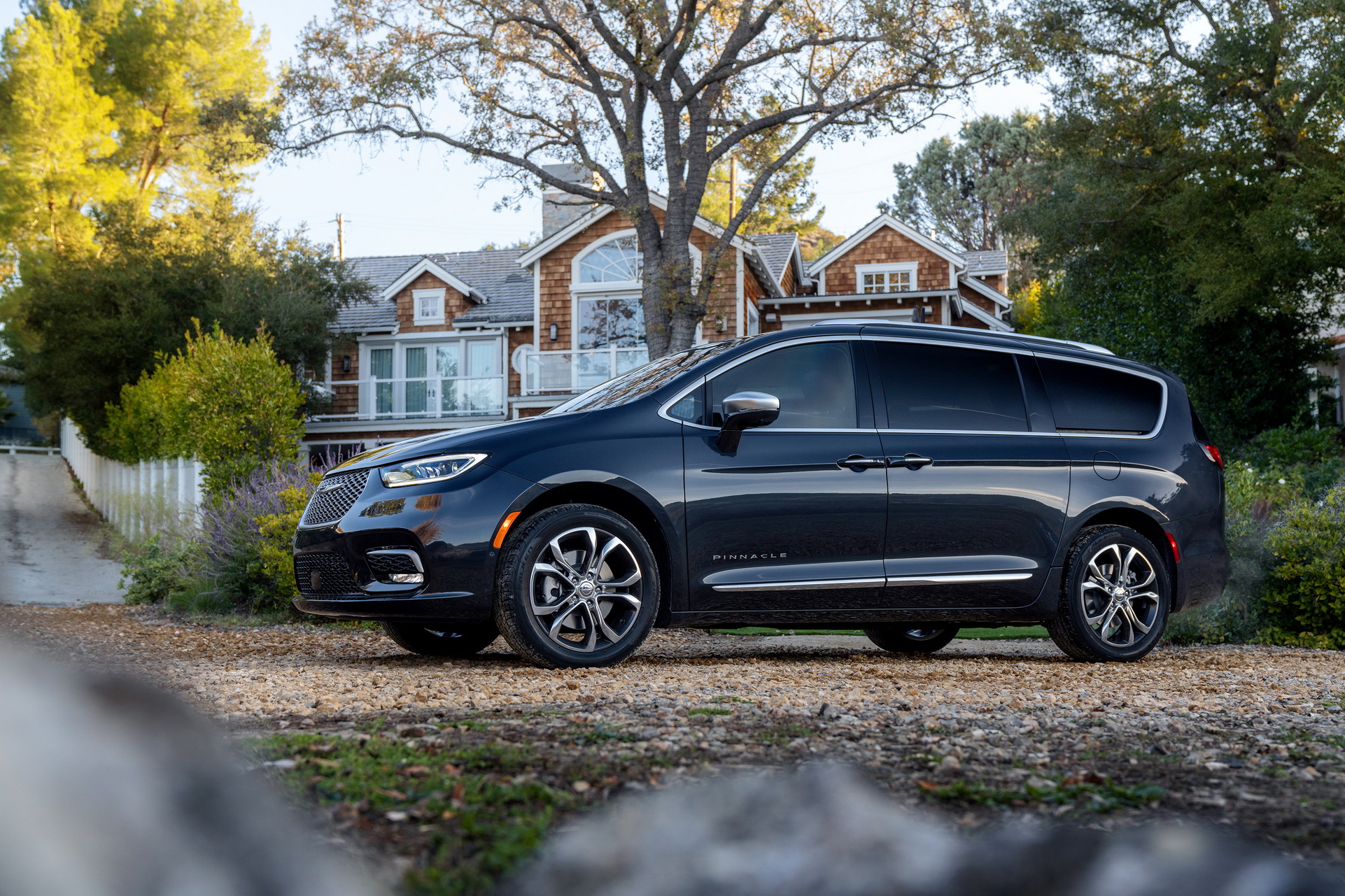 2021 Chrysler Pacifica Debuts With Fresh Looks, AWD, New U-Connect And… Throw Pillows