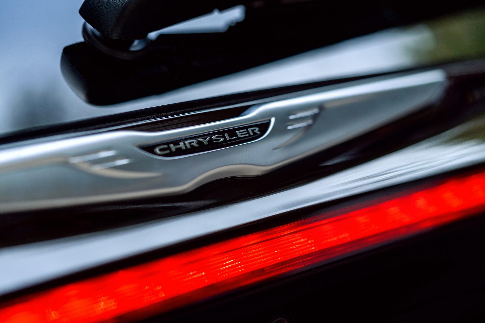 2021 Chrysler Pacifica Debuts With Fresh Looks, AWD, New U-Connect And… Throw Pillows