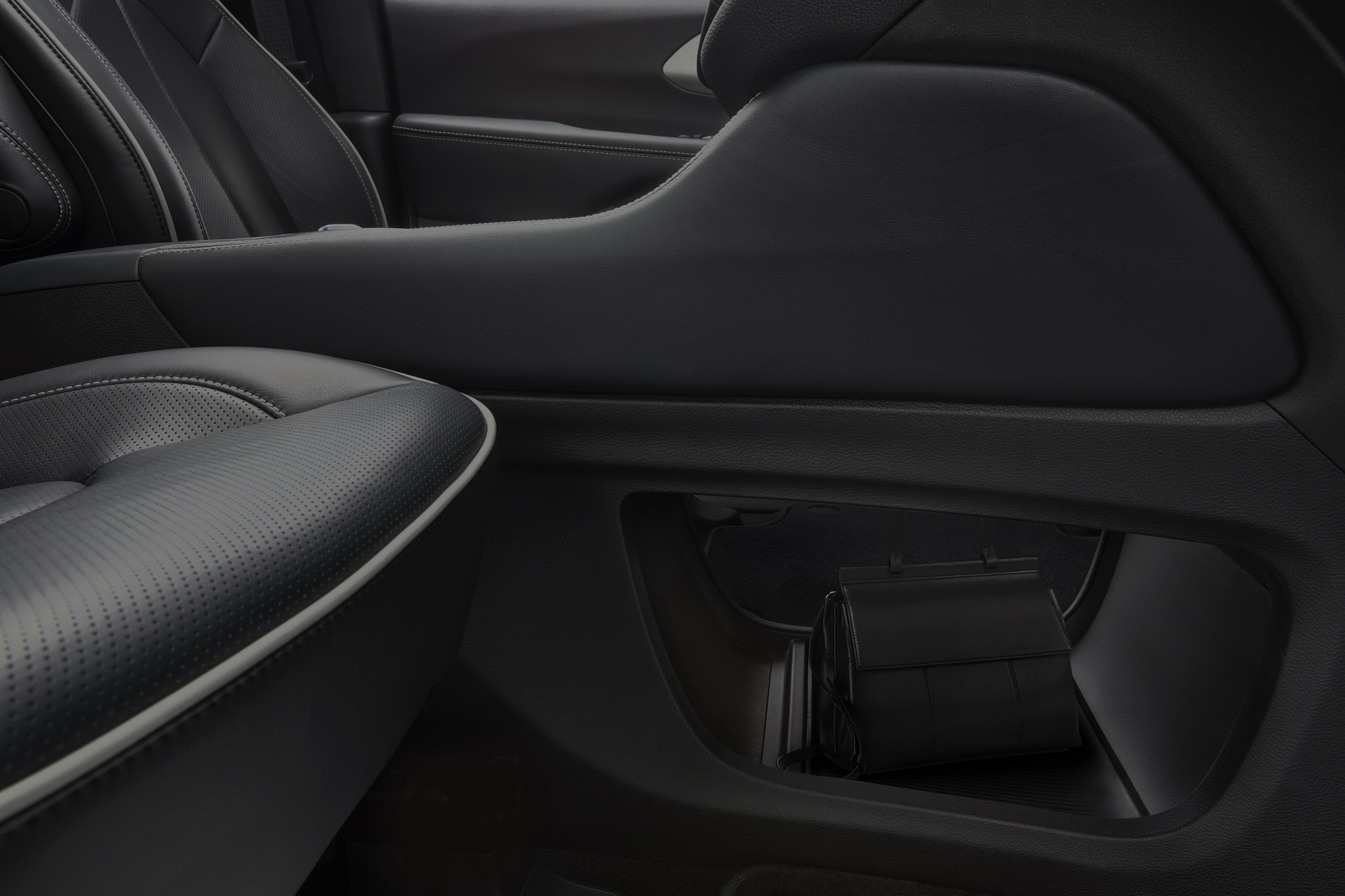 2021 Chrysler Pacifica Debuts With Fresh Looks, AWD, New U-Connect And… Throw Pillows