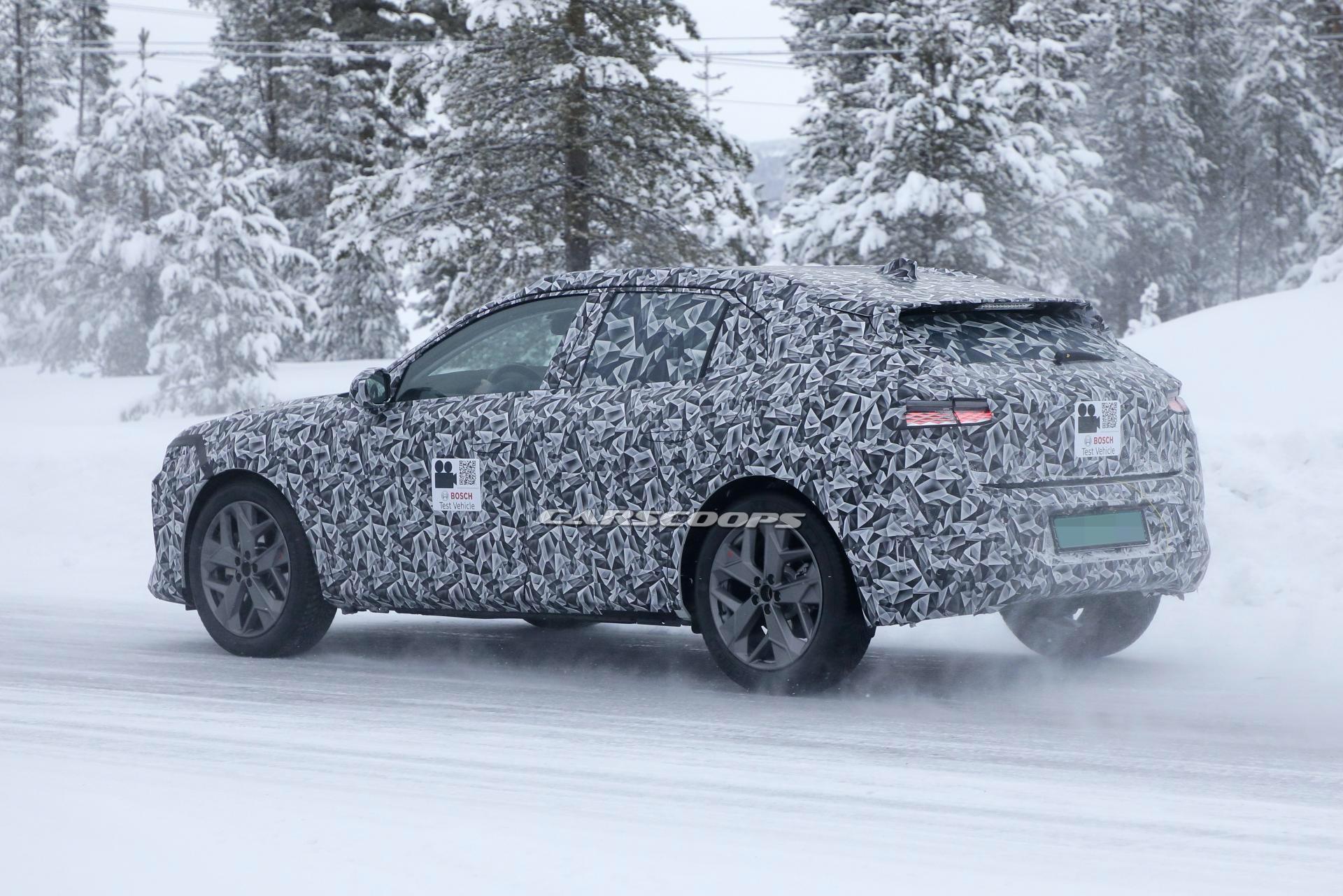 2021 DS 4 Crossback Leaves Hideout, Could Debut In Geneva As Mercedes GLA Rival