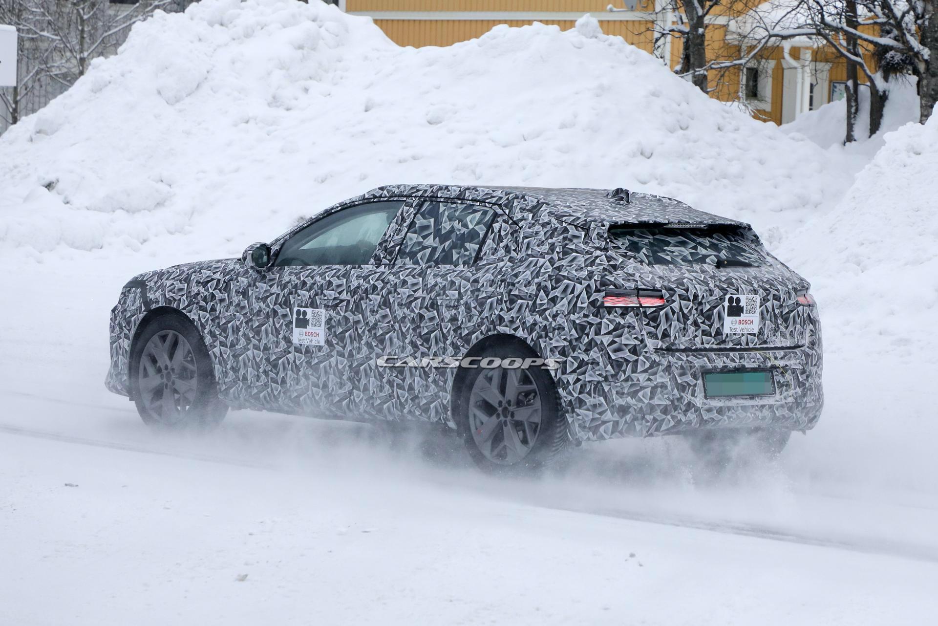 2021 DS 4 Crossback Leaves Hideout, Could Debut In Geneva As Mercedes GLA Rival