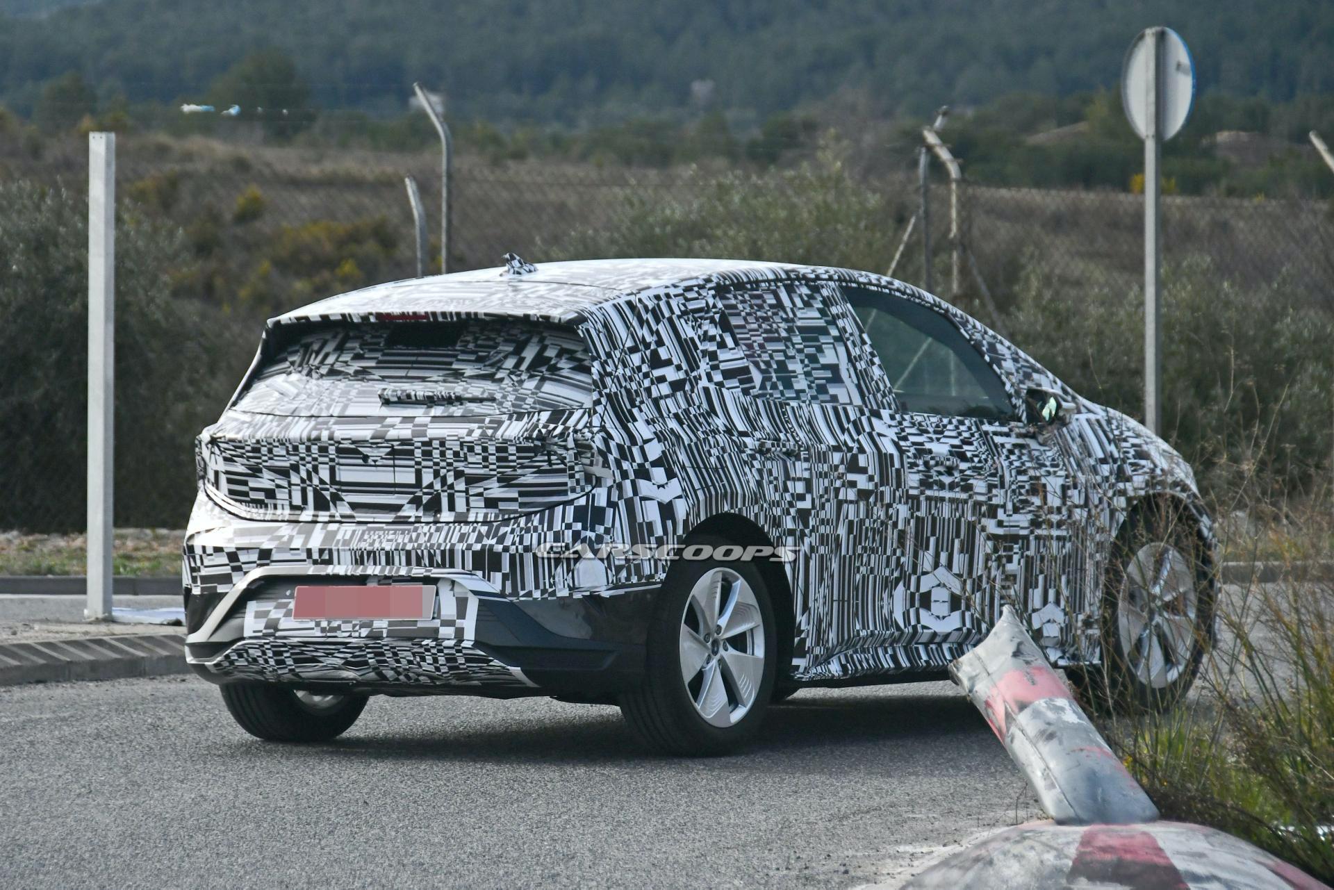 SEAT El-Born Sheds Camo, Looks Like VW ID.3’s Latin Cousin