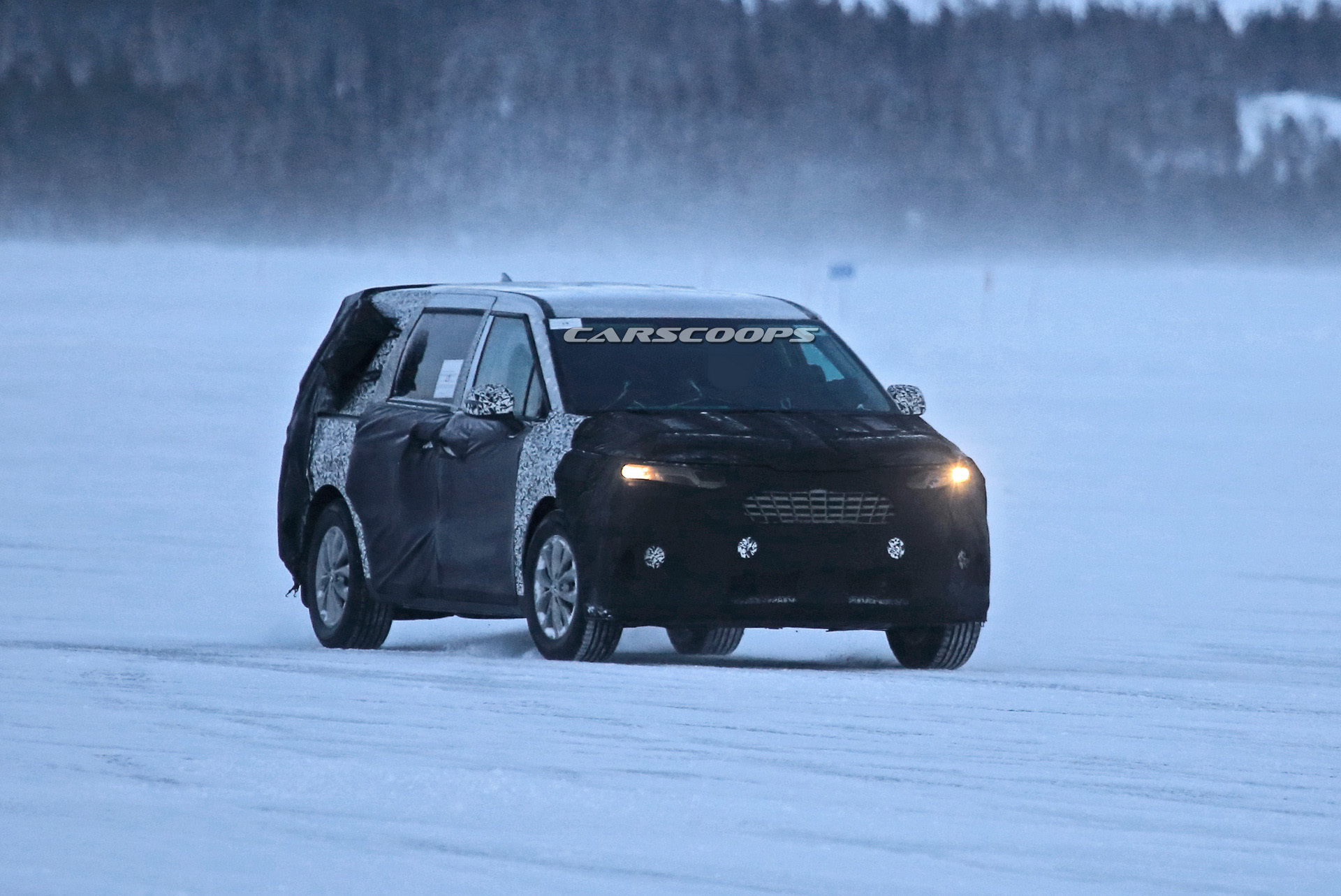 Kia’s Redesigned 2021 Sedona Minivan Spied Ahead Of Imminent Debut