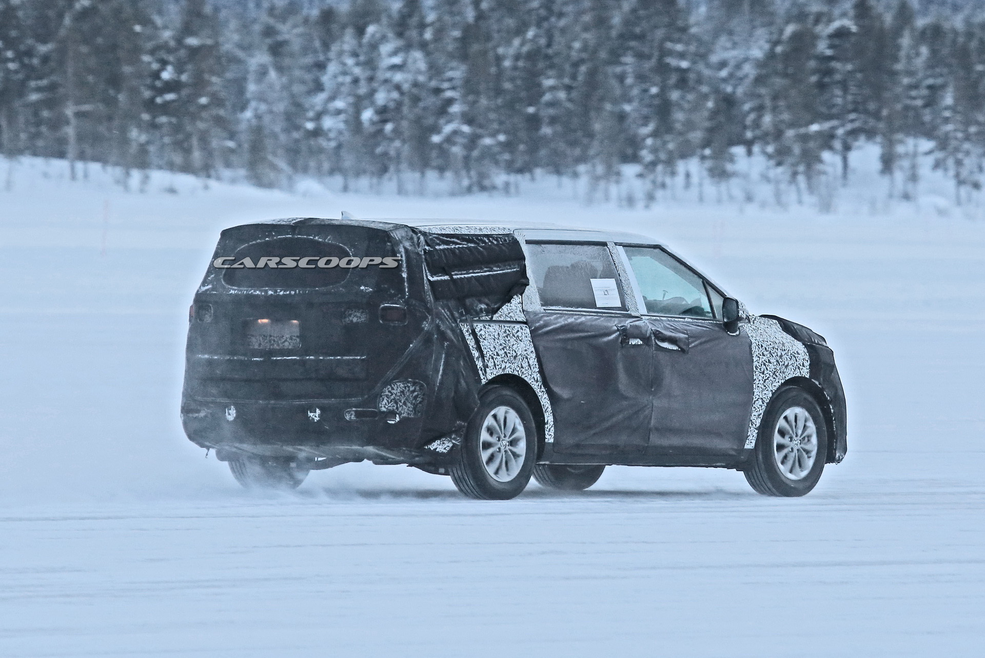 Kia’s Redesigned 2021 Sedona Minivan Spied Ahead Of Imminent Debut