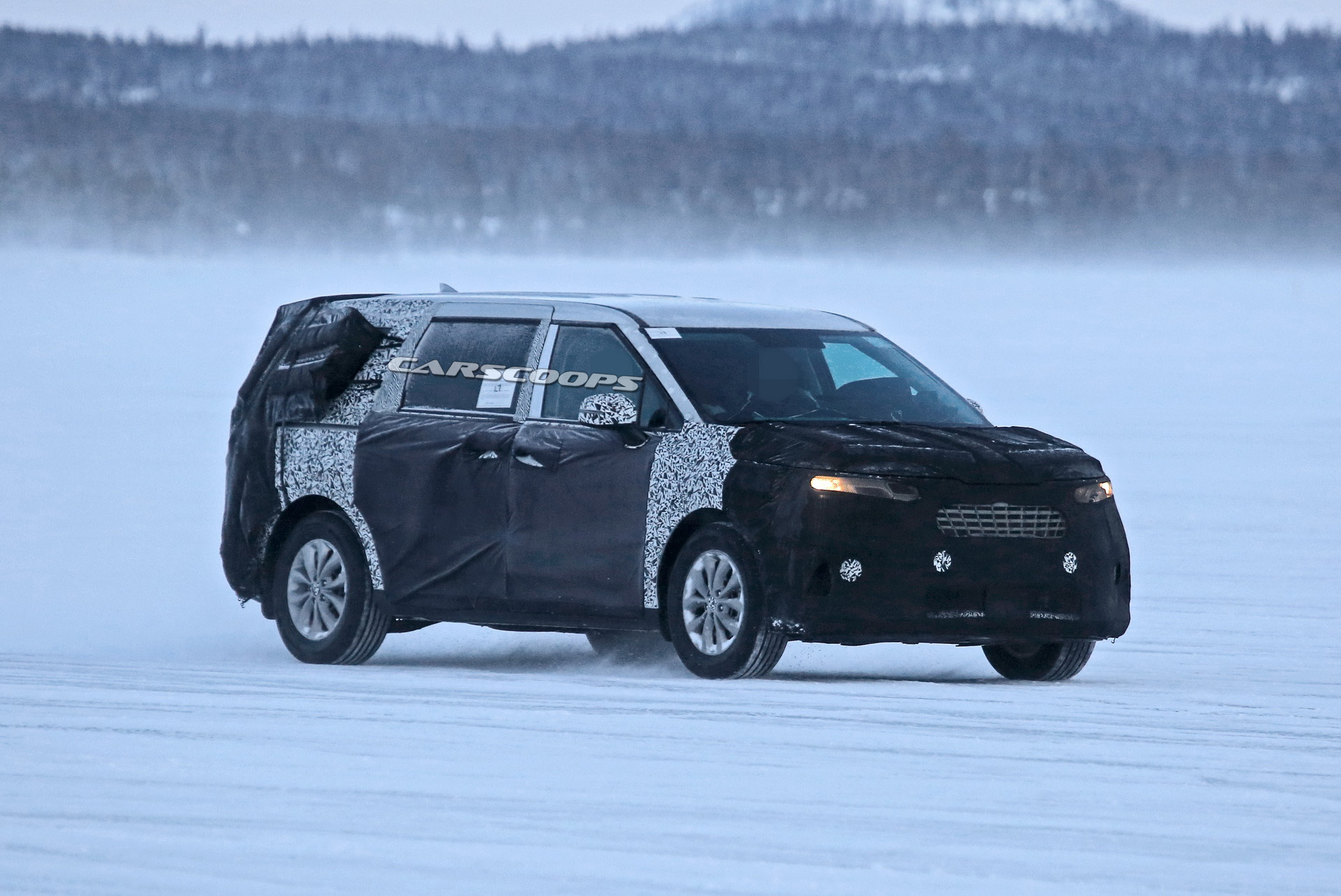 Kia’s Redesigned 2021 Sedona Minivan Spied Ahead Of Imminent Debut